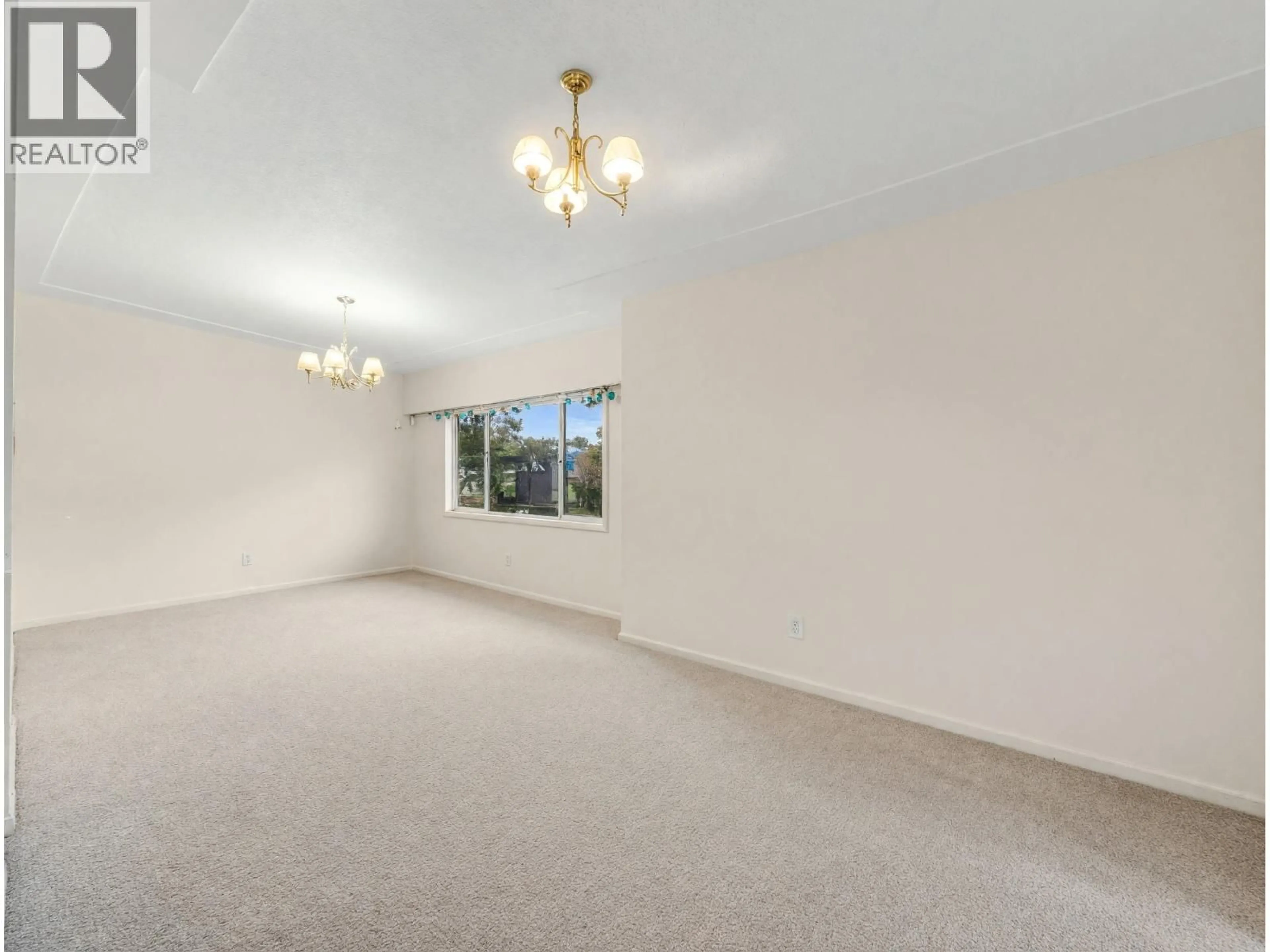 A pic of a room for 122 17TH AVENUE, Vancouver British Columbia V5Y1Z6