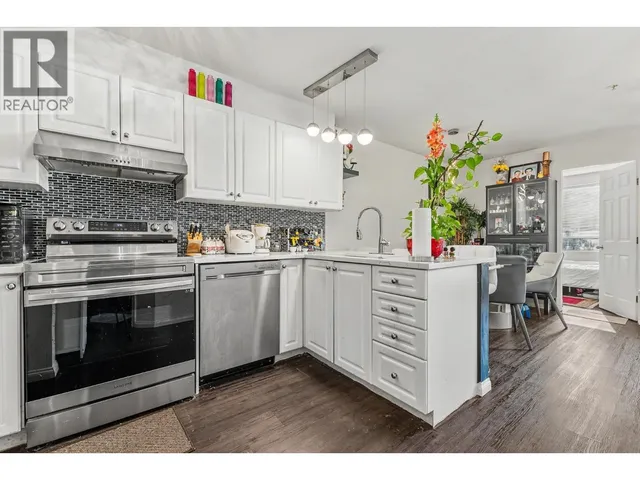 203 - 5555 VICTORIA DRIVE, Vancouver 4