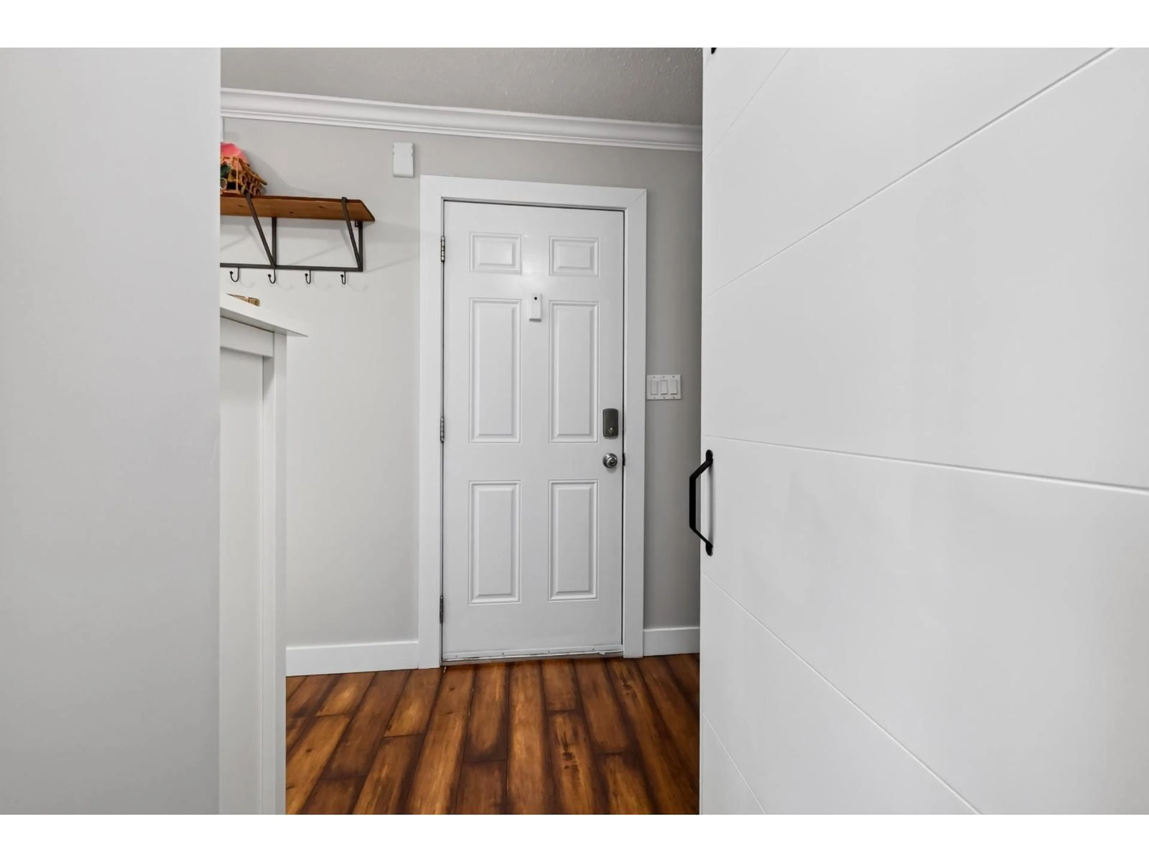 Indoor entryway for 241 - 27411 28 AVENUE, Langley British Columbia V4W3V1