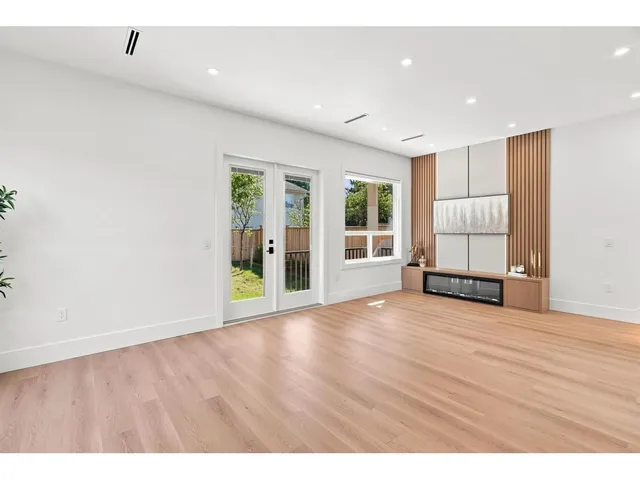 11772 92 AVENUE, Delta 5