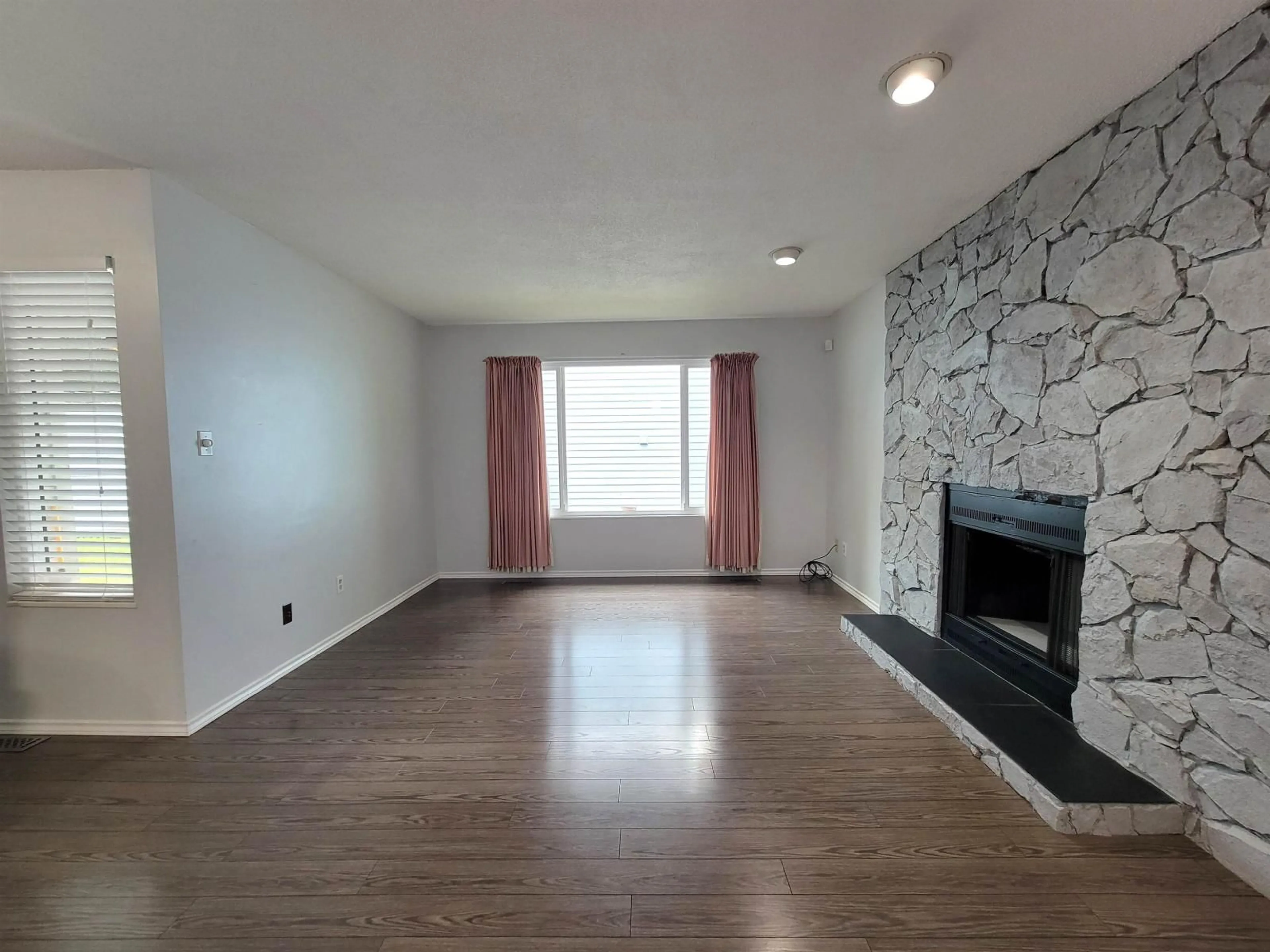 A pic of a room for 14741 101A AVENUE, Surrey British Columbia V3R7E7