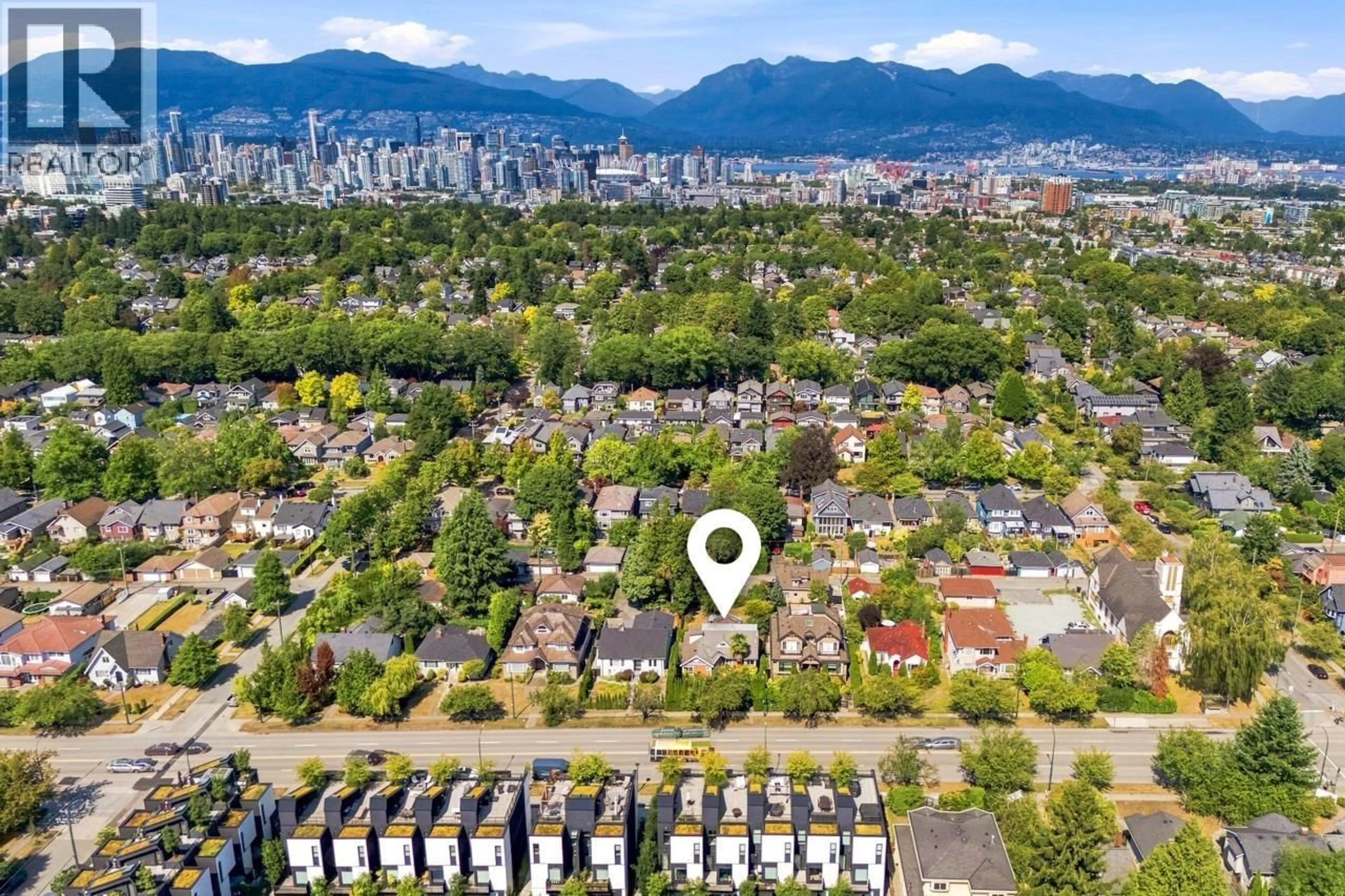 A pic from outside/outdoor area/front of a property/back of a property/a pic from drone, unknown for 55 KING EDWARD AVENUE, Vancouver British Columbia V5Y2H6