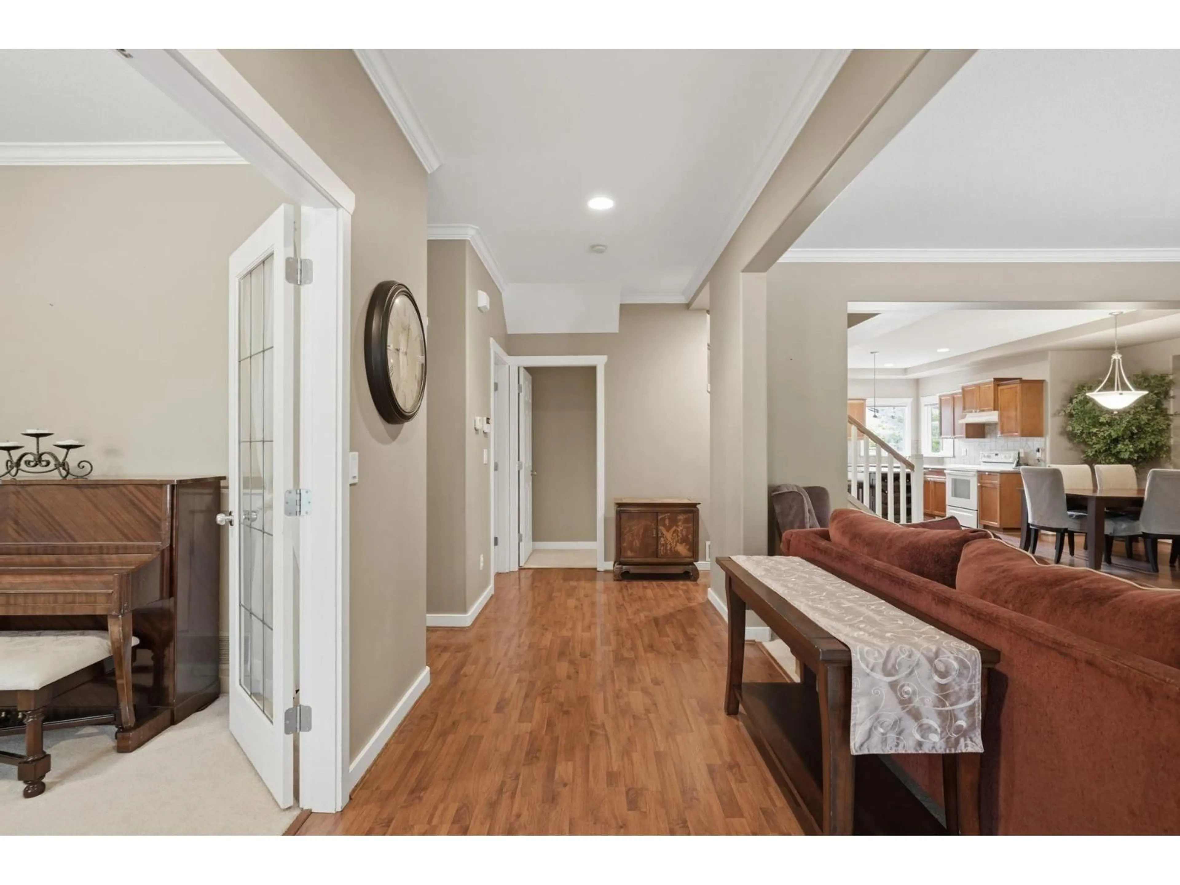 Indoor entryway for 6888 189TH STREET, Surrey British Columbia V4N5K1