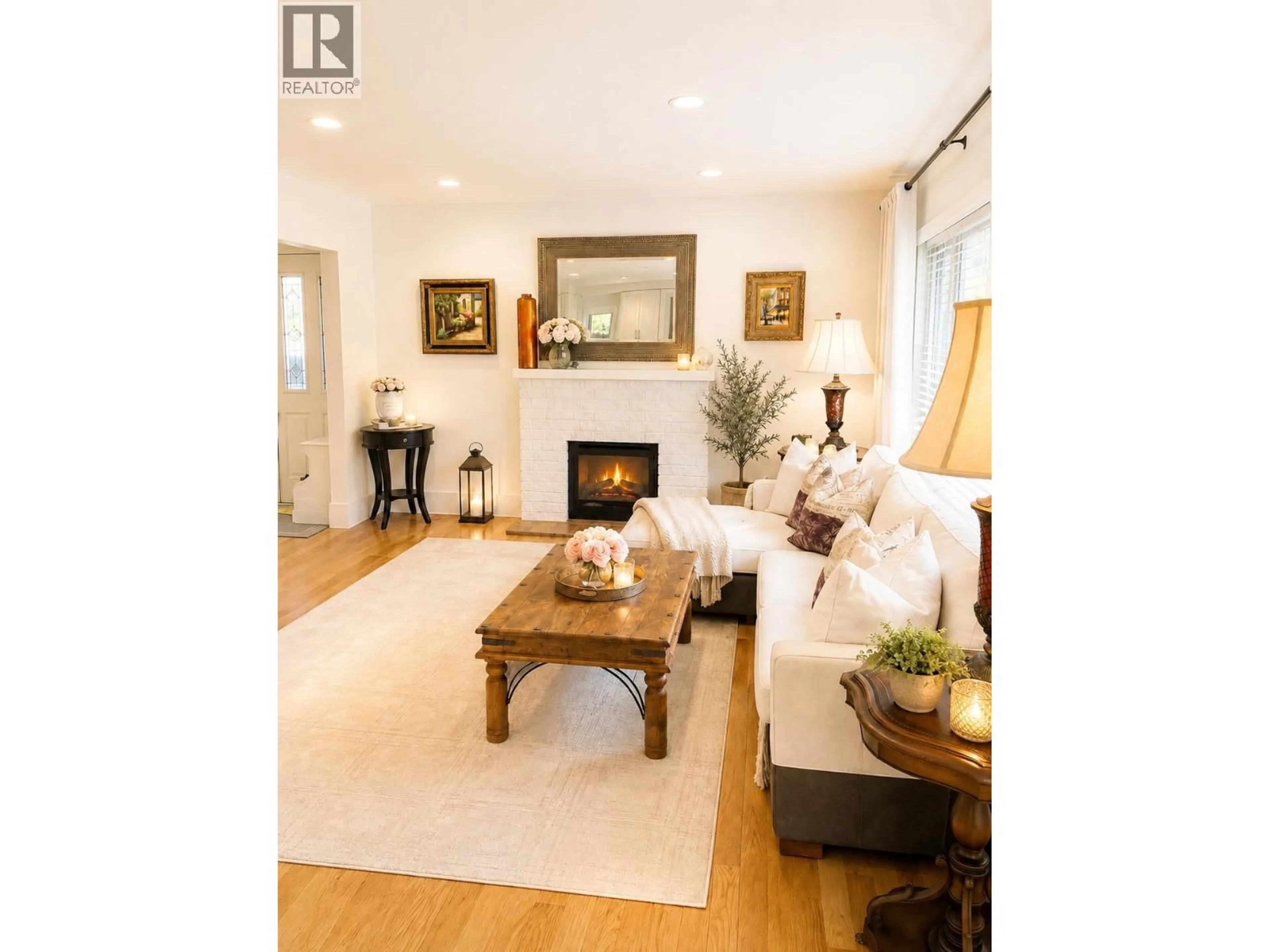 Living room with furniture, wood/laminate floor for 424 CULZEAN PLACE, Port Moody British Columbia V3H1E5