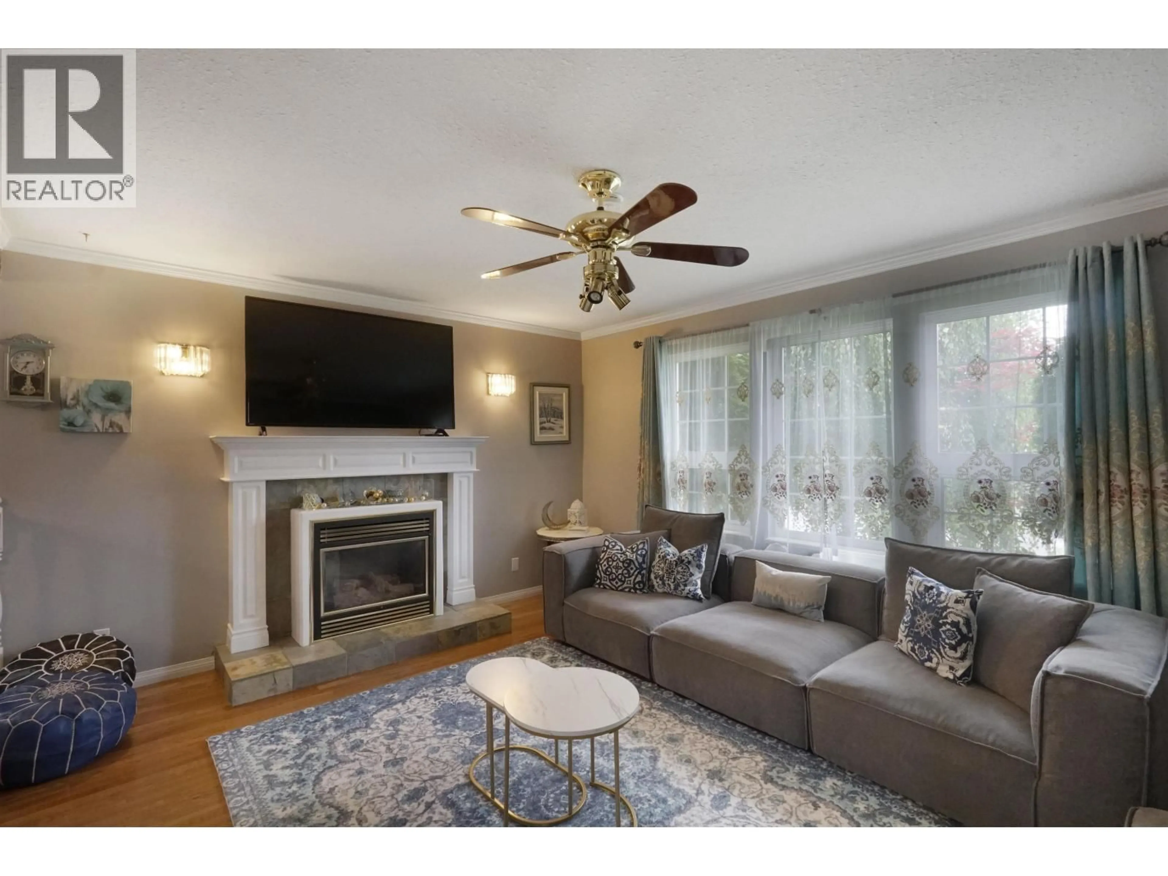 Living room with furniture, wood/laminate floor for 80 SMITH STREET, Kitimat British Columbia V8C2R5