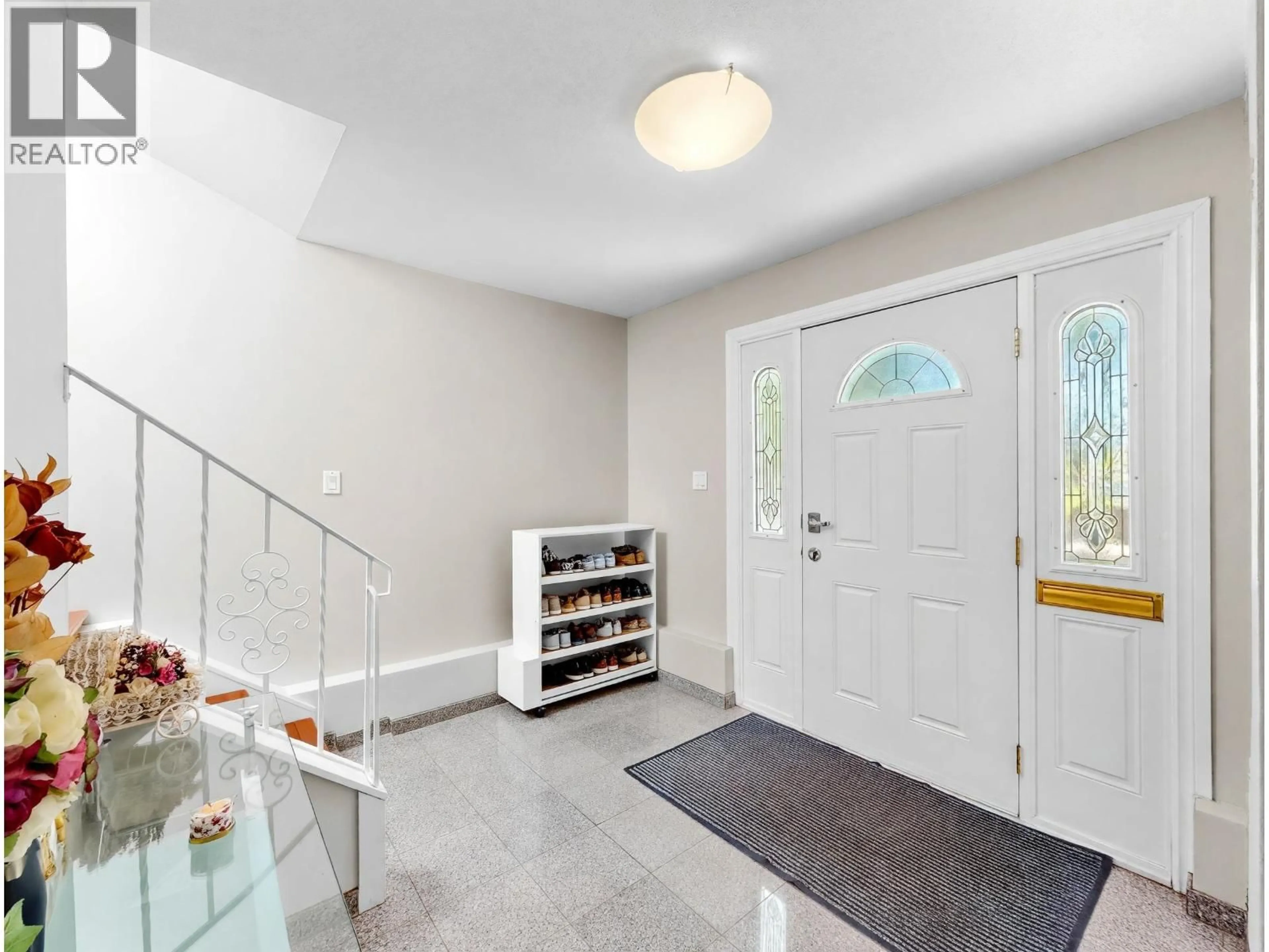 Indoor entryway for 245 63RD AVENUE, Vancouver British Columbia V5X2H9
