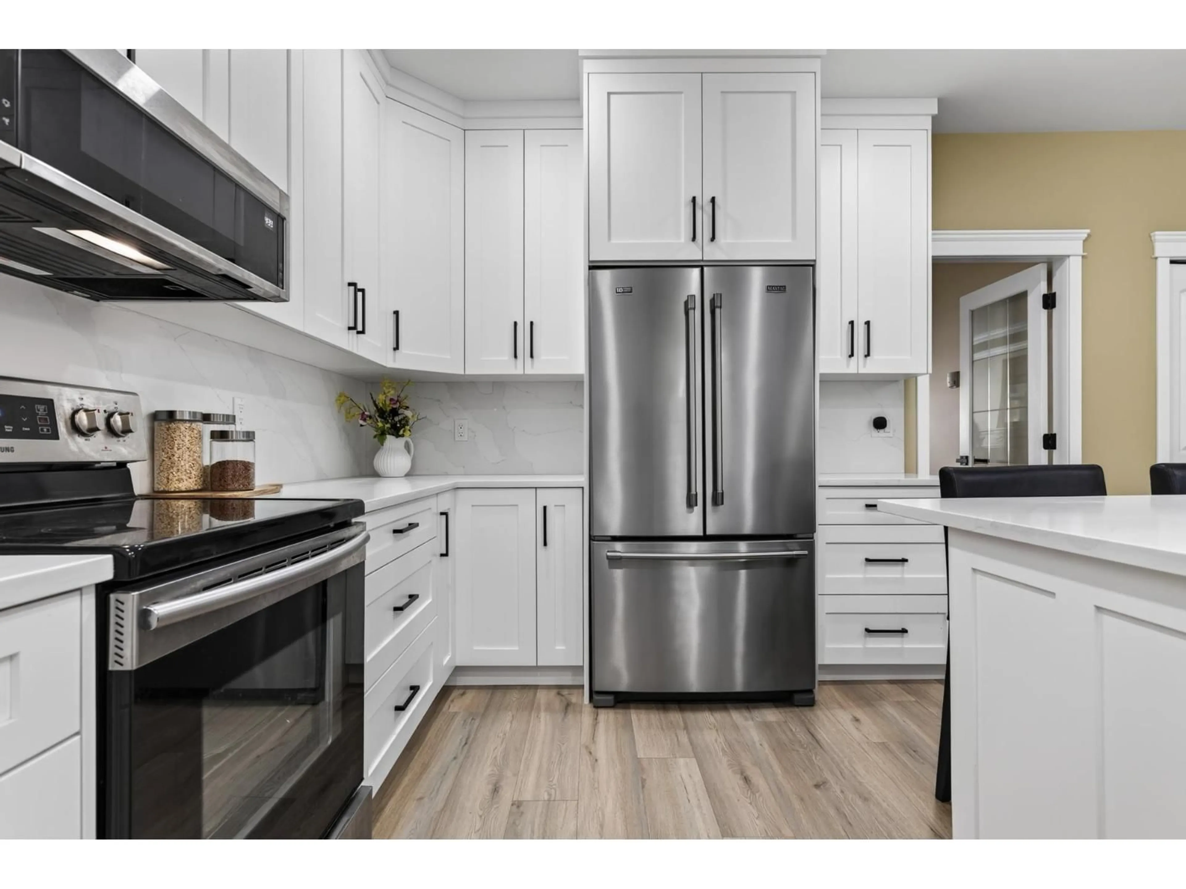 Open concept kitchen, unknown for 5108 CECIL RIDGE PLACE, Chilliwack British Columbia V2R6A1
