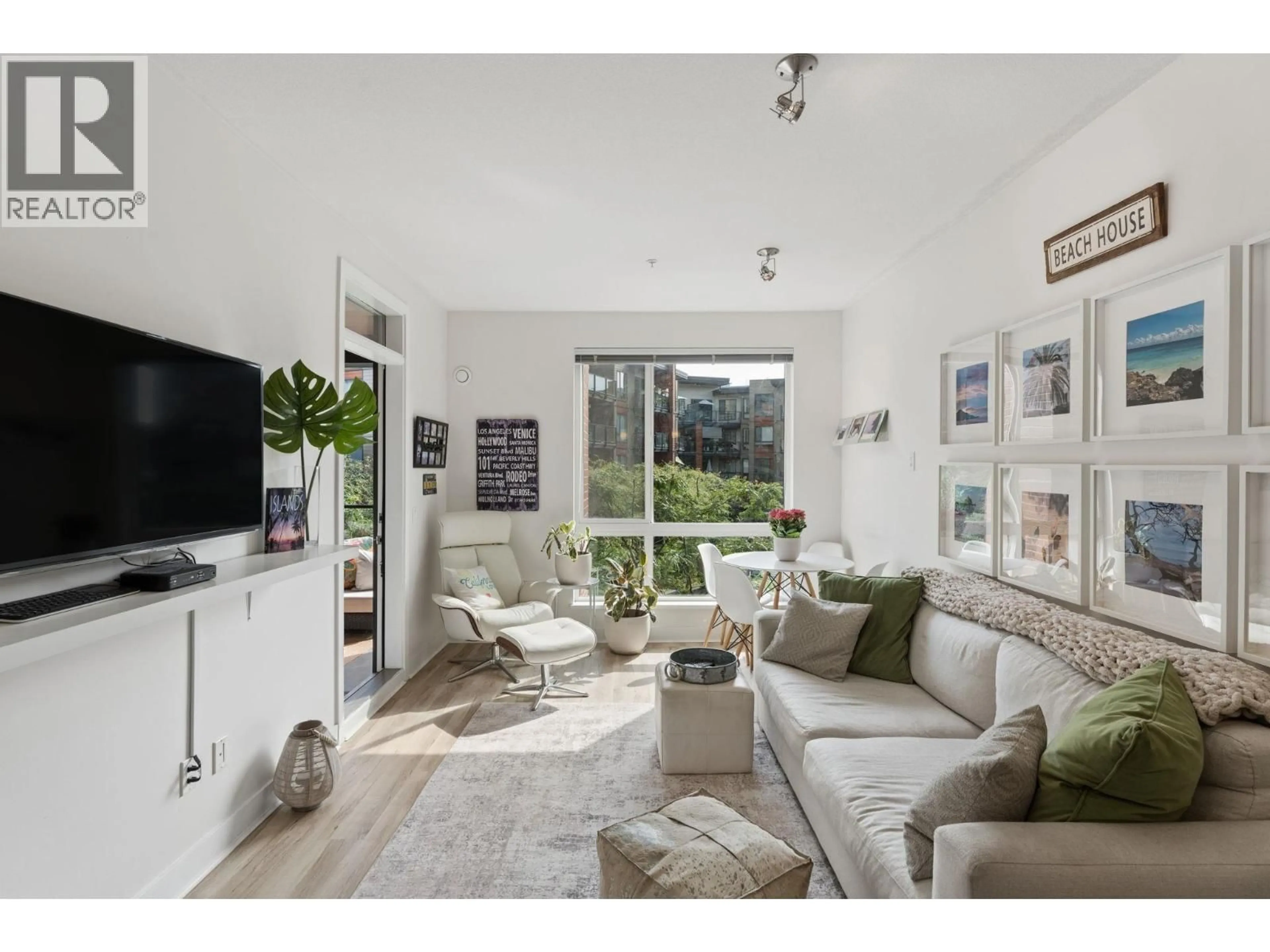 Living room with furniture, unknown for 312 - 733 3RD STREET, North Vancouver British Columbia V7M0C8
