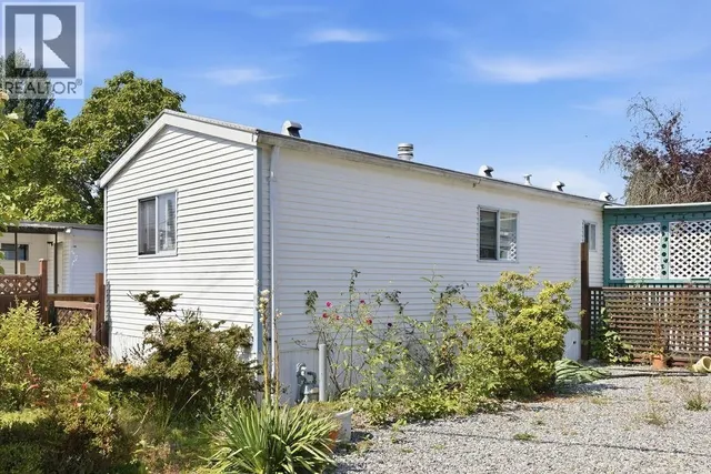 7 - 1413 SUNSHINE COAST HIGHWAY, Gibsons 2