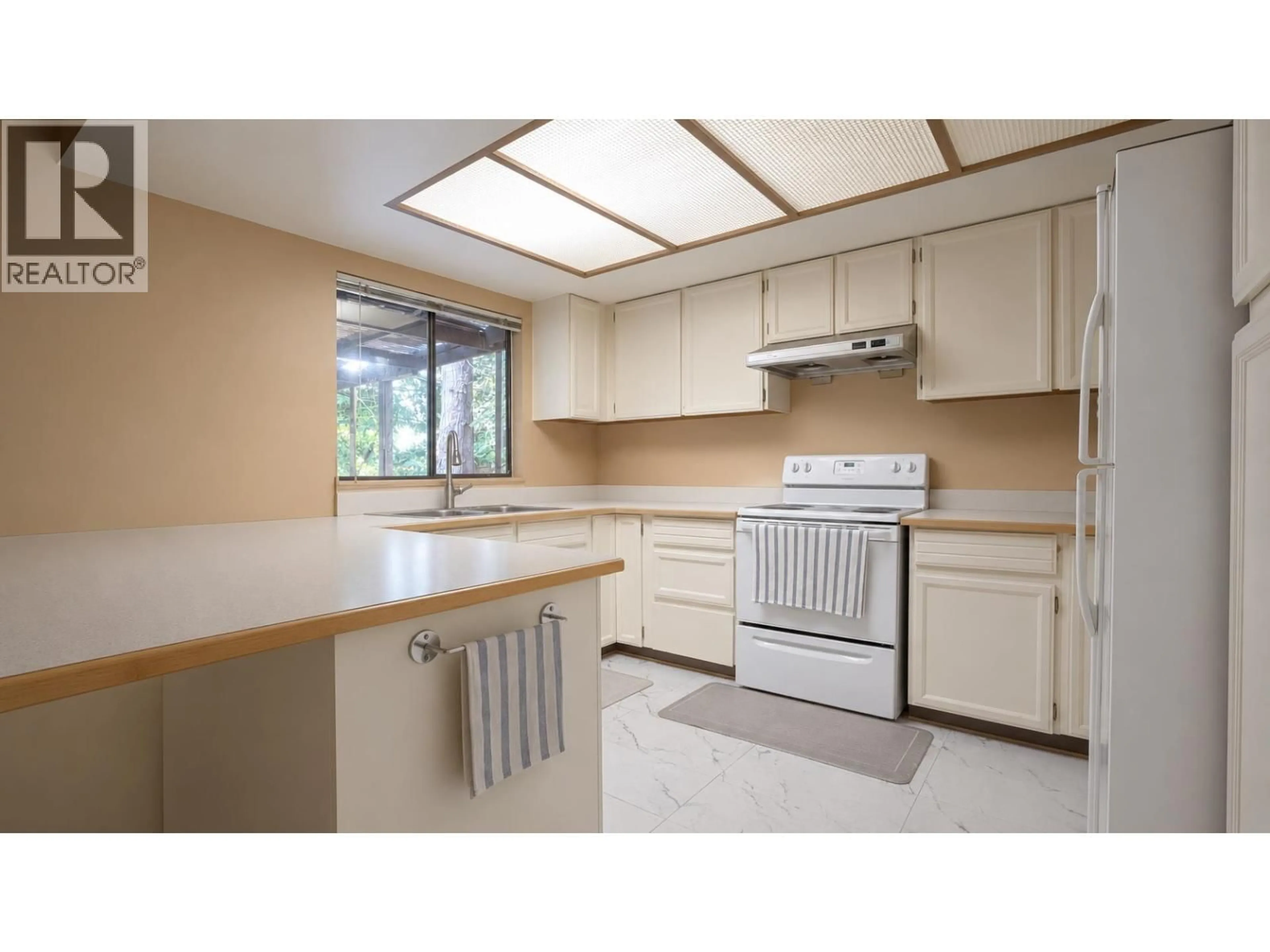 Standard kitchen, unknown for 7700 SCHAEFER AVENUE, Richmond British Columbia V6Y2W8