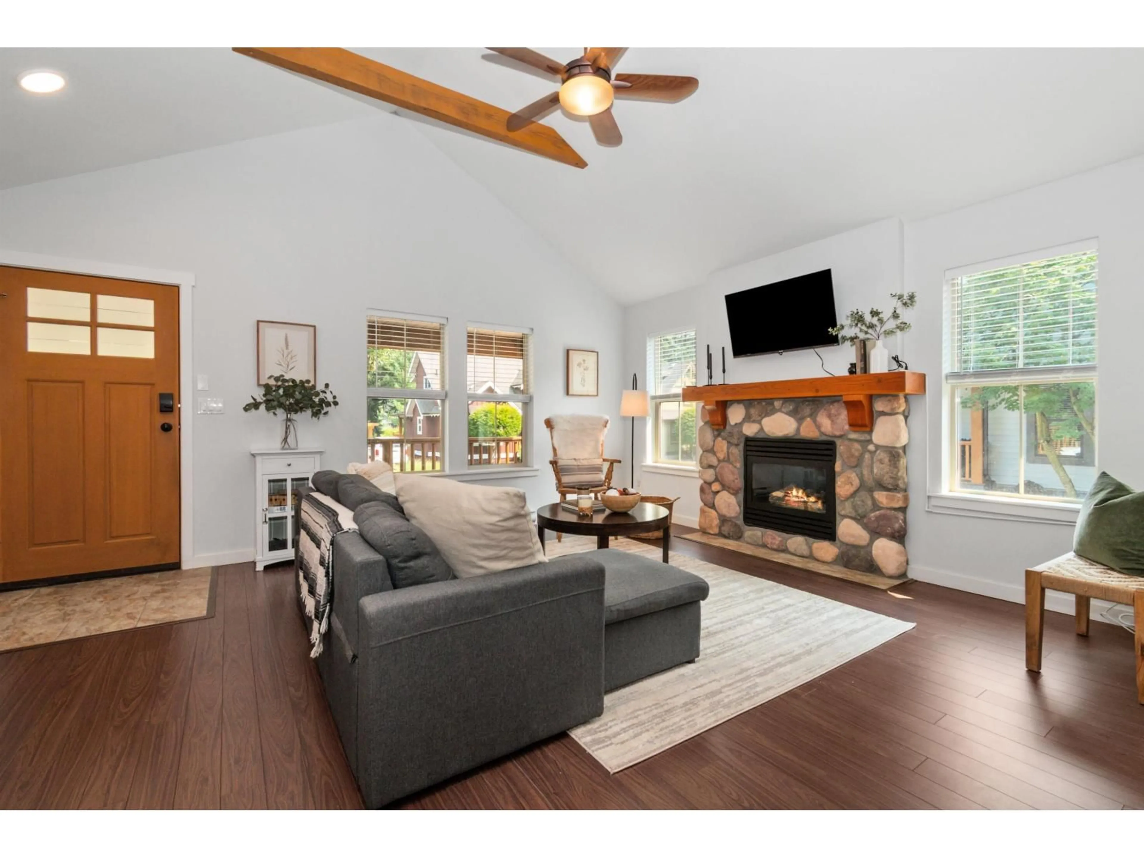 Living room with furniture, wood/laminate floor for 1835 CHERRY TREE LANE, Lindell Beach British Columbia V2R0E1