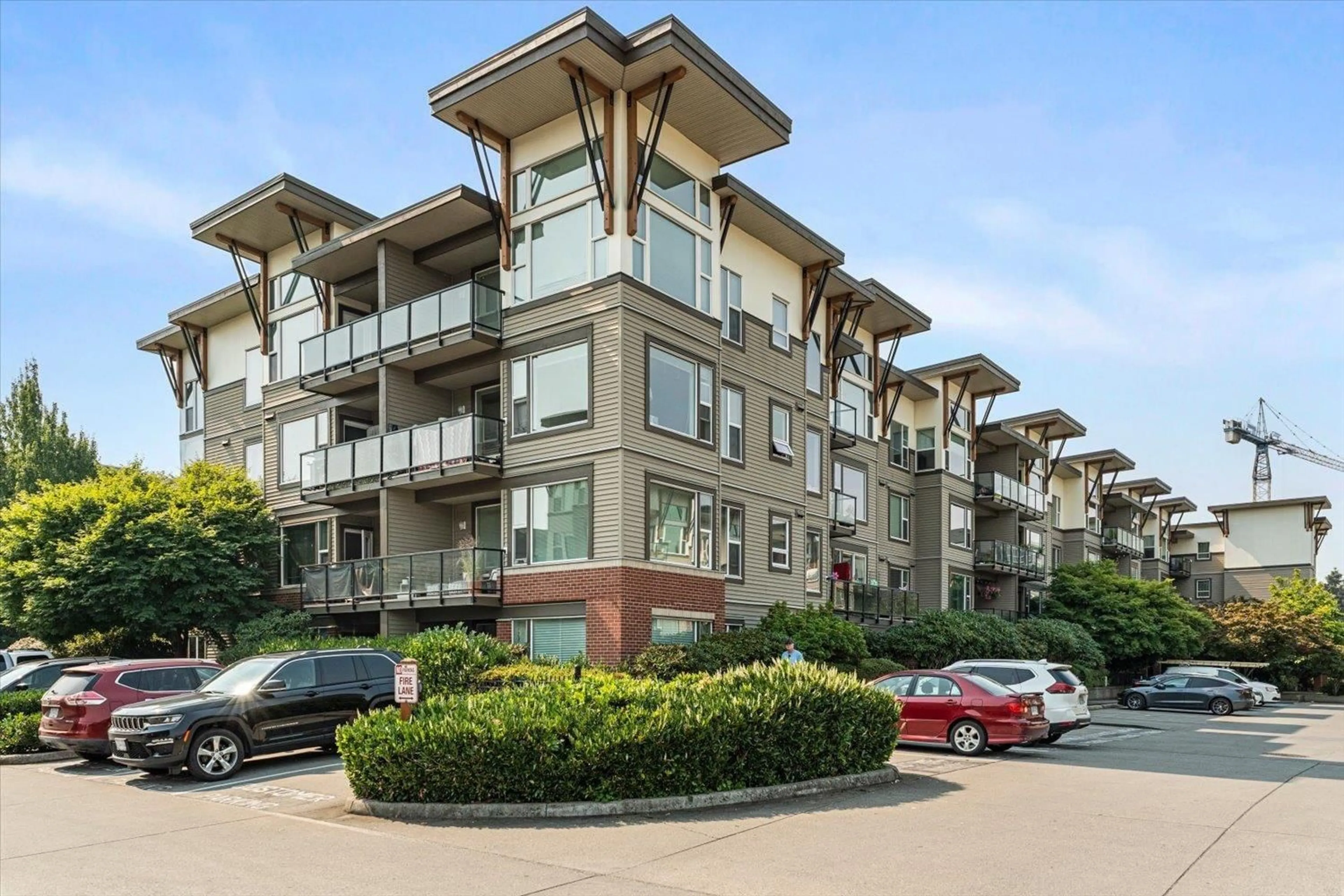 A pic from outside/outdoor area/front of a property/back of a property/a pic from drone, unknown for 310 - 33539 HOLLAND AVENUE, Abbotsford British Columbia V2S0C6