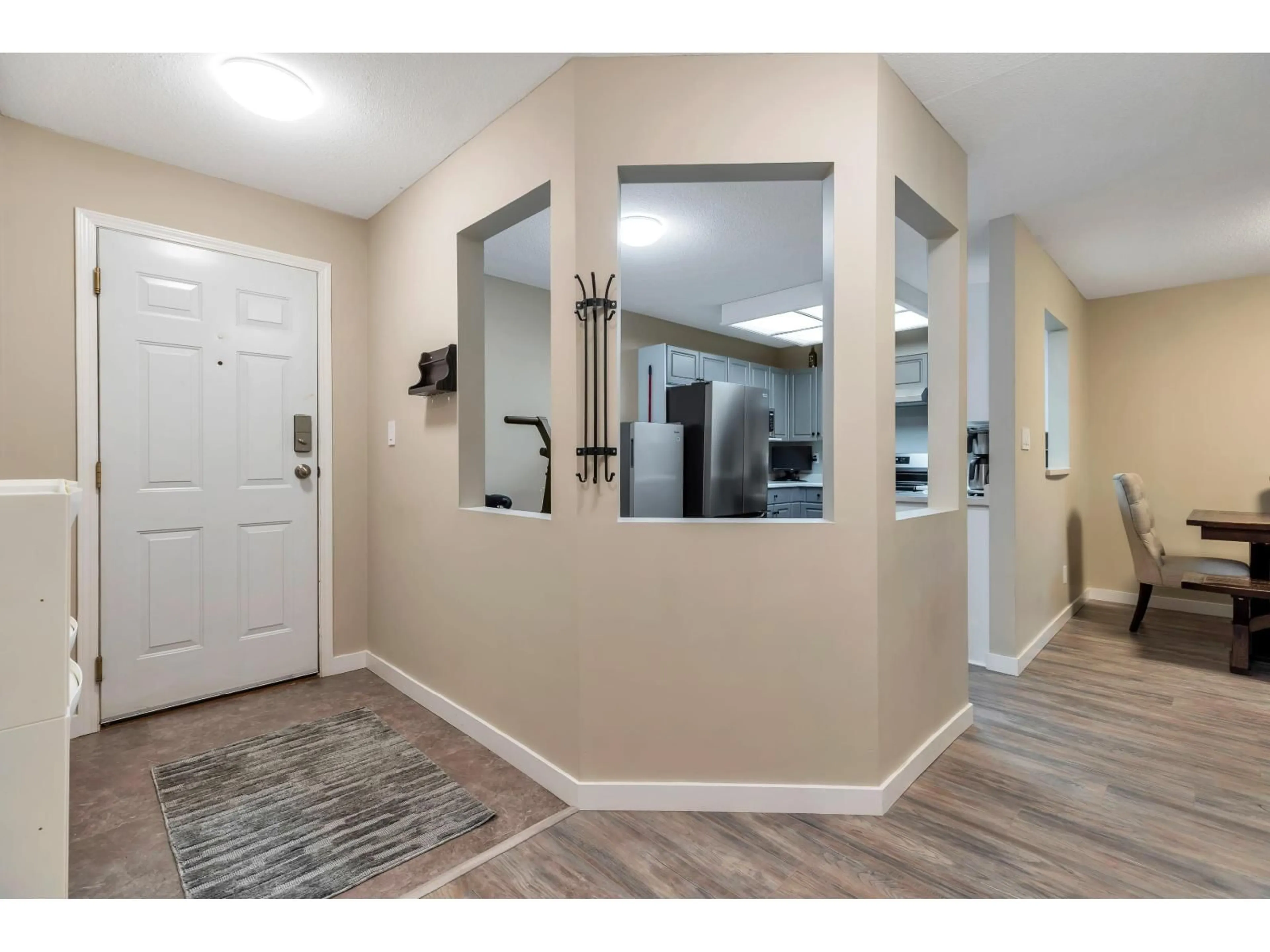 Indoor entryway for 203 - 19835 64 AVENUE, Langley British Columbia V2Y1L8