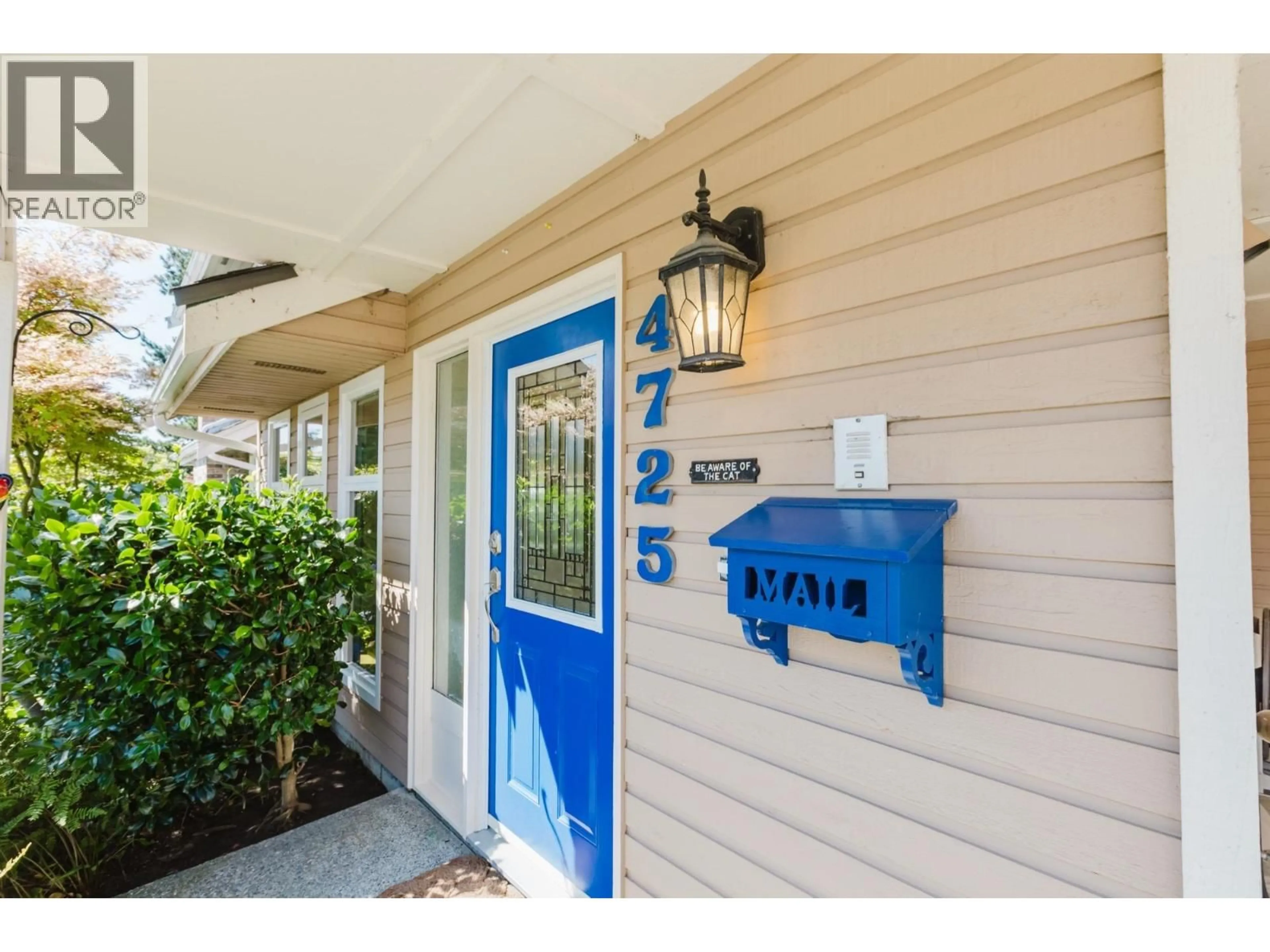 Indoor entryway for 4725 CEDAR TREE LANE, Delta British Columbia V4K4G8