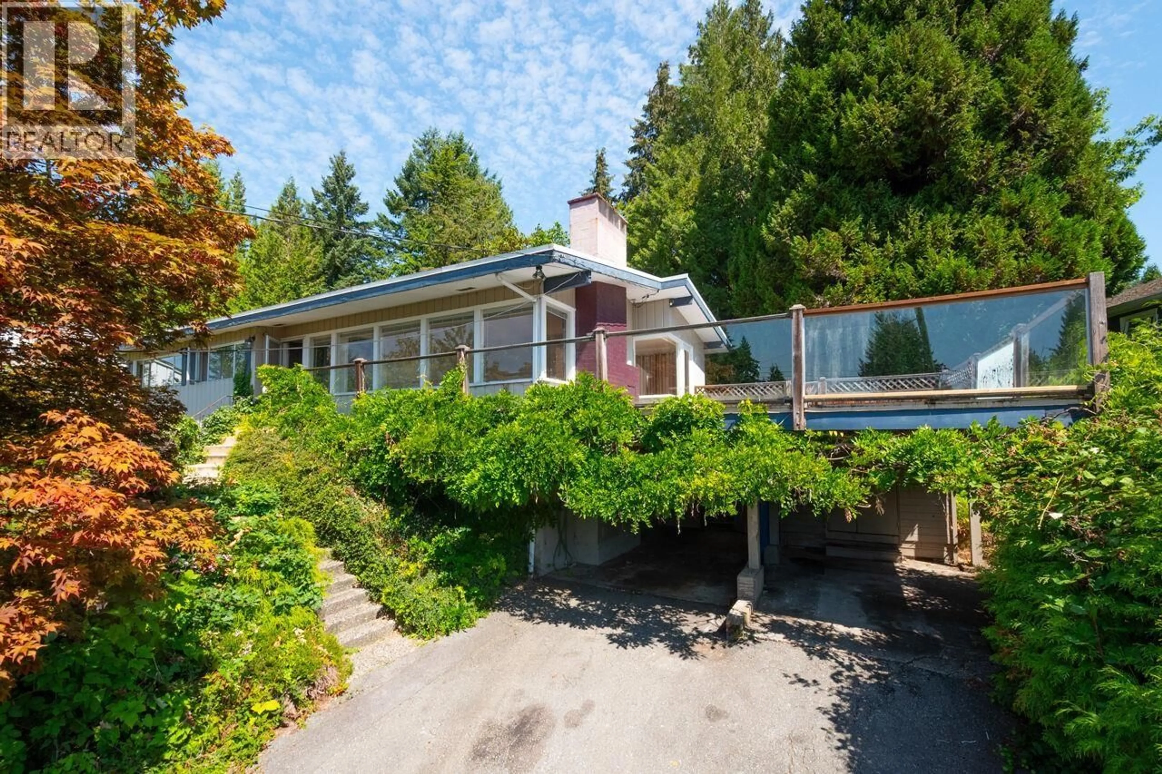 A pic from outside/outdoor area/front of a property/back of a property/a pic from drone, unknown for 1241 NEPAL CRESCENT, West Vancouver British Columbia V7T2H4