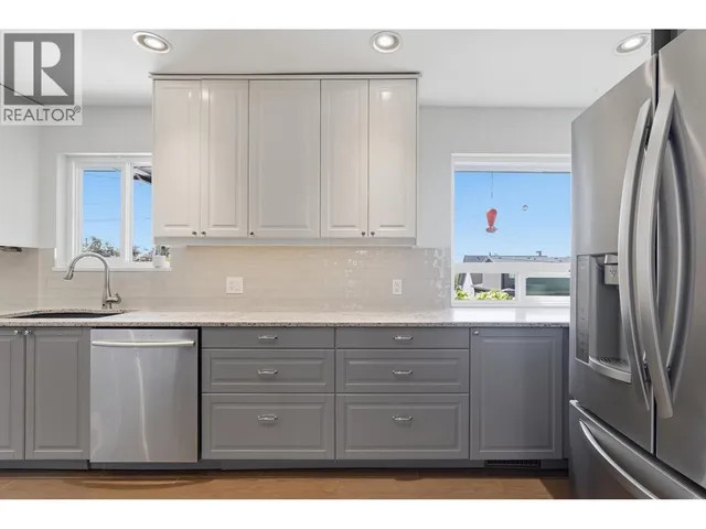 6876 HYCREST DRIVE, Burnaby 2