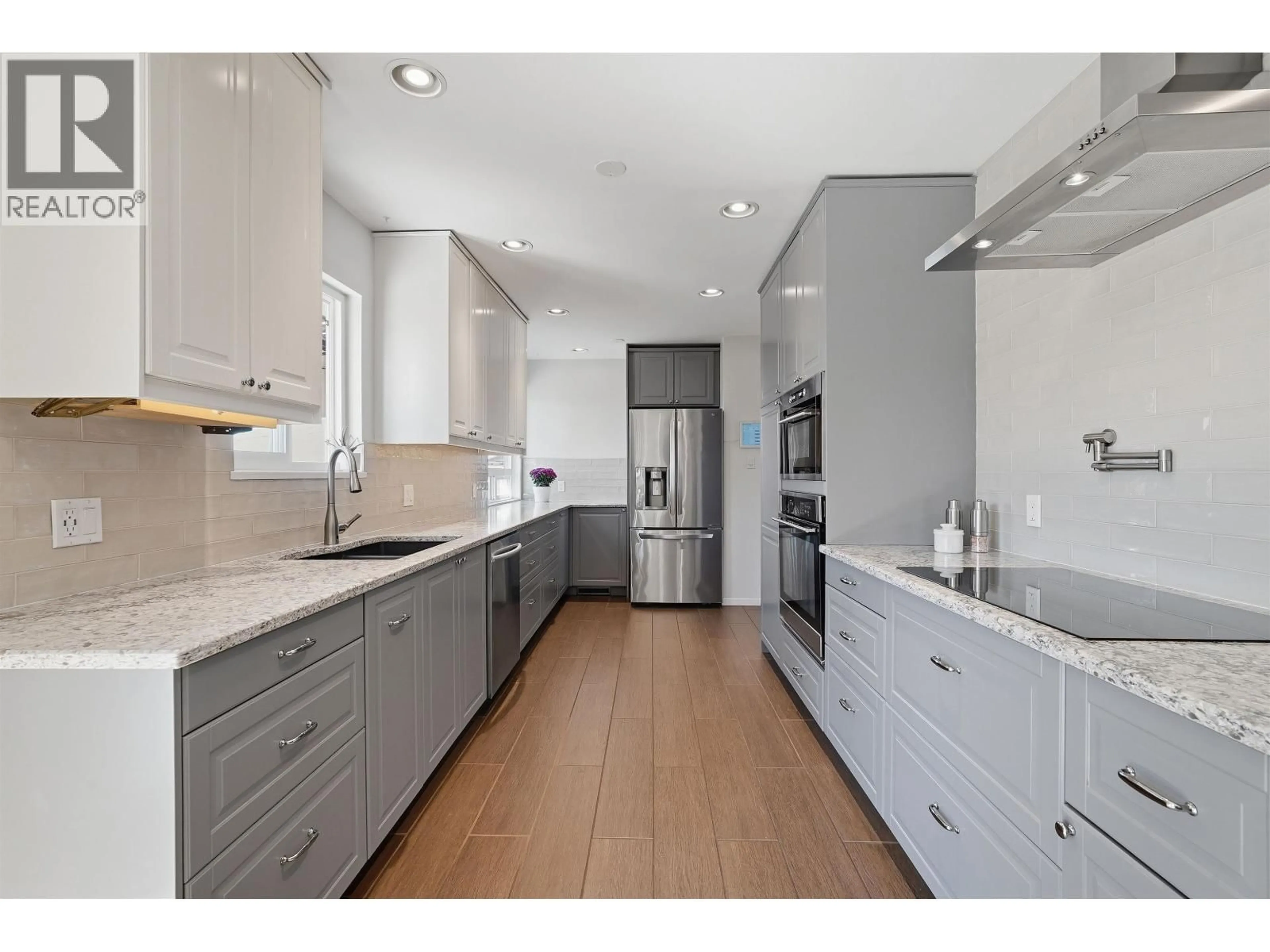 Open concept kitchen, unknown for 6876 HYCREST DRIVE, Burnaby British Columbia V5B2X2