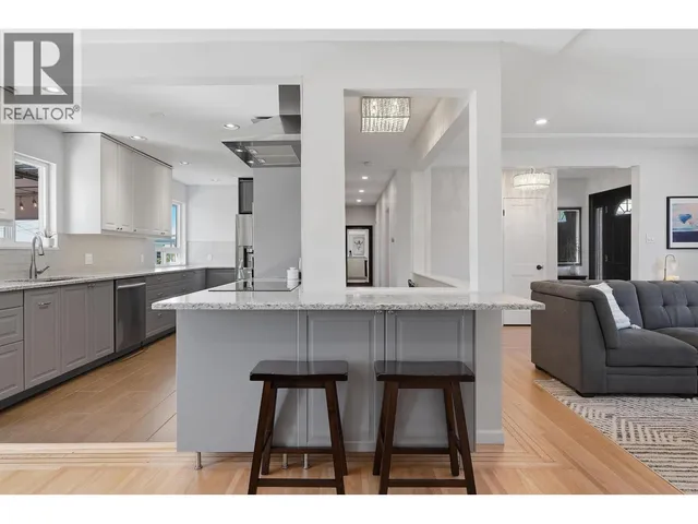 6876 HYCREST DRIVE, Burnaby 5