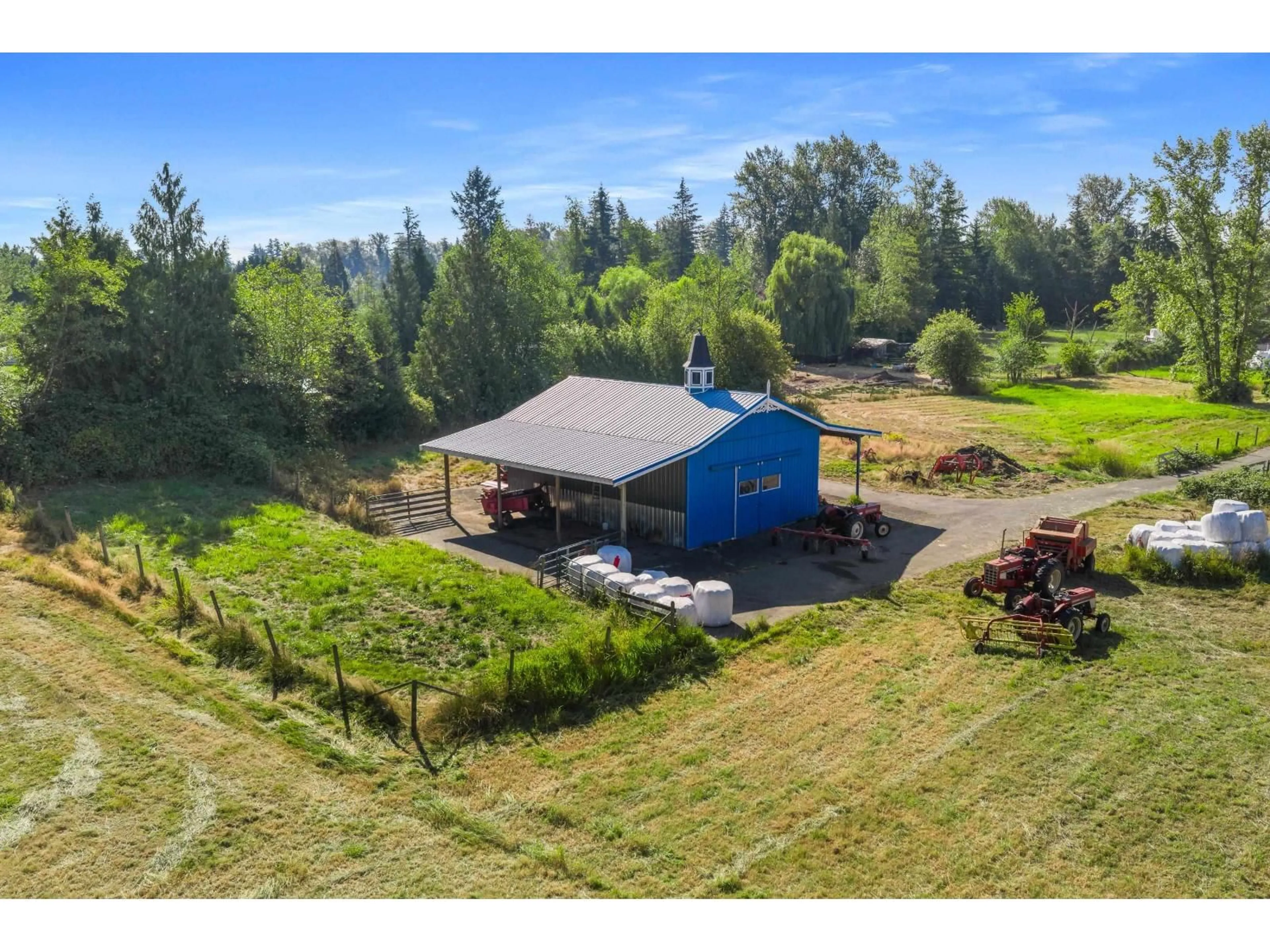 A pic from outside/outdoor area/front of a property/back of a property/a pic from drone, water/lake/river/ocean view for 22155 0 AVENUE, Langley British Columbia V2Z1S1