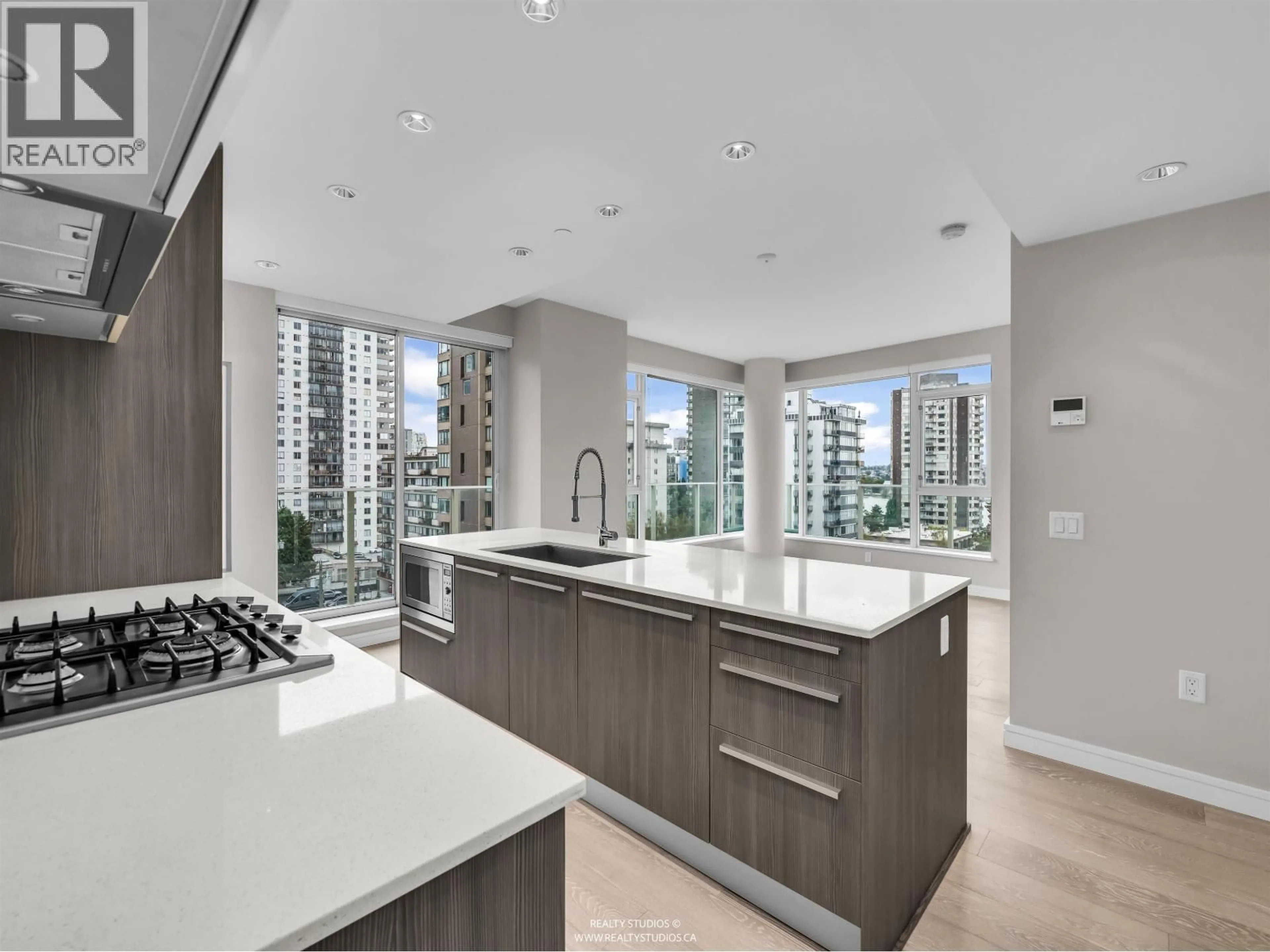 Open concept kitchen, unknown for 905 - 1221 BIDWELL STREET, Vancouver British Columbia V6G0B1
