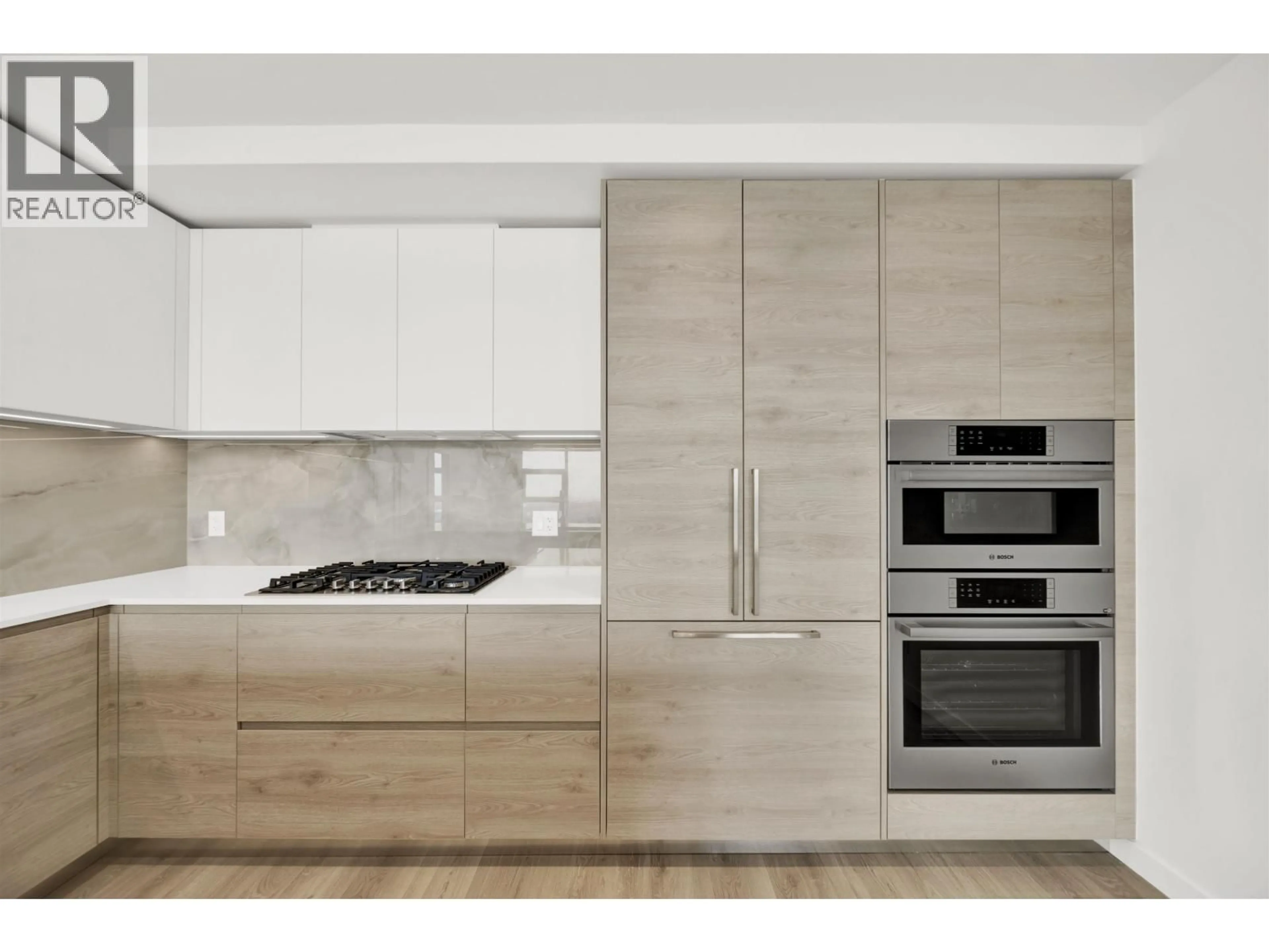 Contemporary kitchen, wood/laminate floor for 4701 - 680 QUAYSIDE DRIVE, New Westminster British Columbia V3M0P2