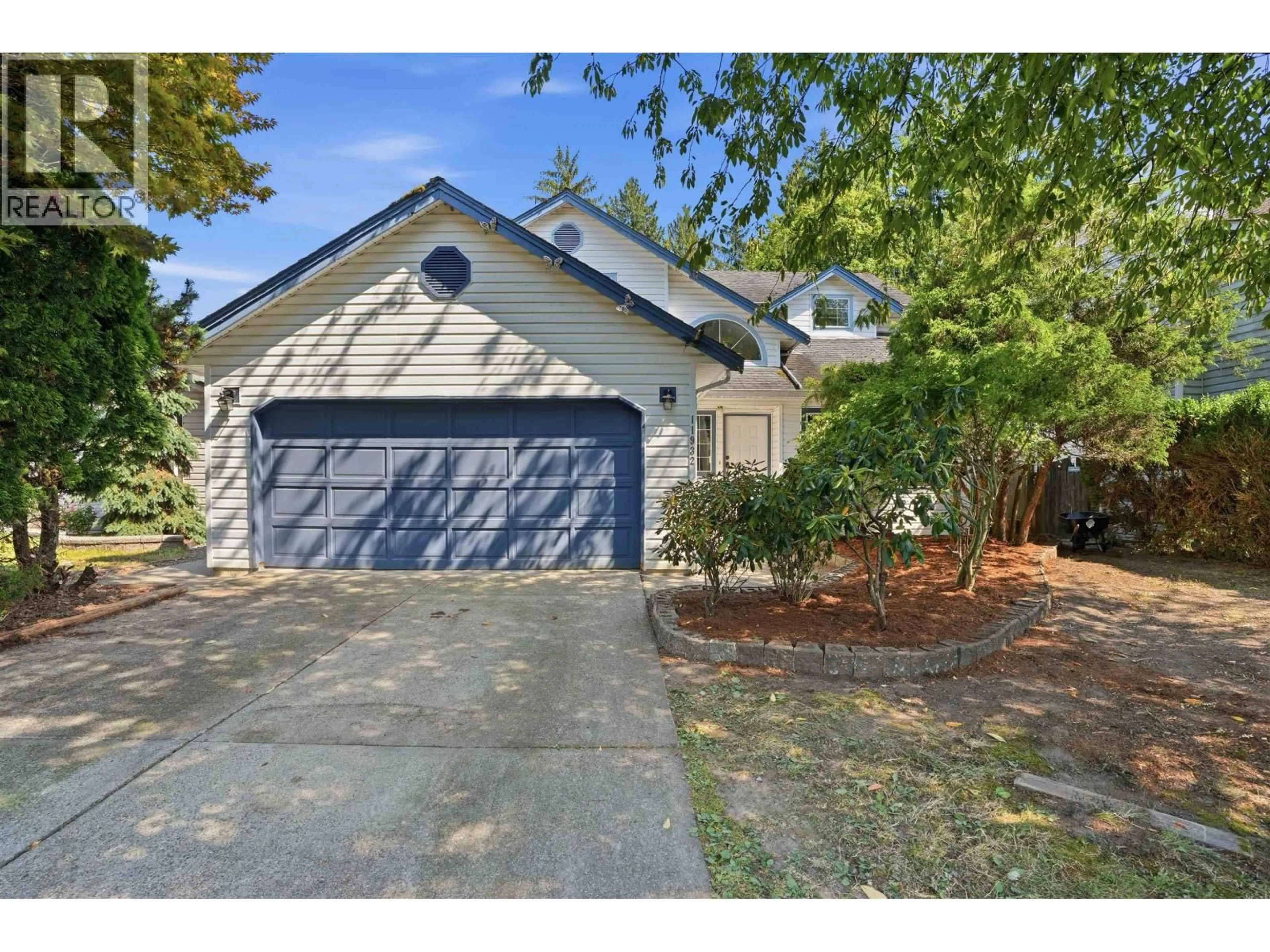 Home with vinyl exterior material, street for 11932 237A STREET, Maple Ridge British Columbia V4R1V9