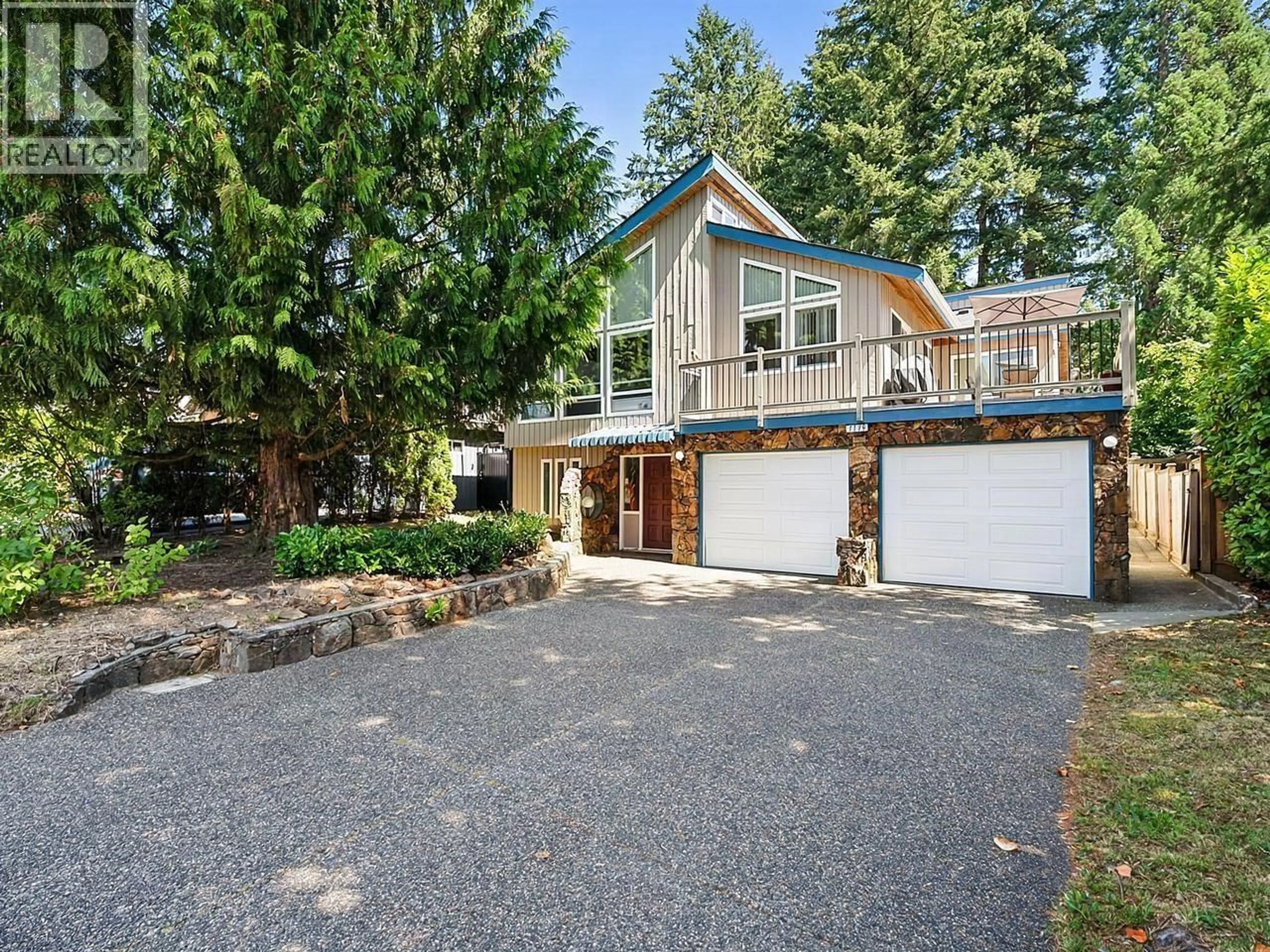 A pic from outside/outdoor area/front of a property/back of a property/a pic from drone, unknown for 1179 KERWAN PLACE, Coquitlam British Columbia V3J2J9
