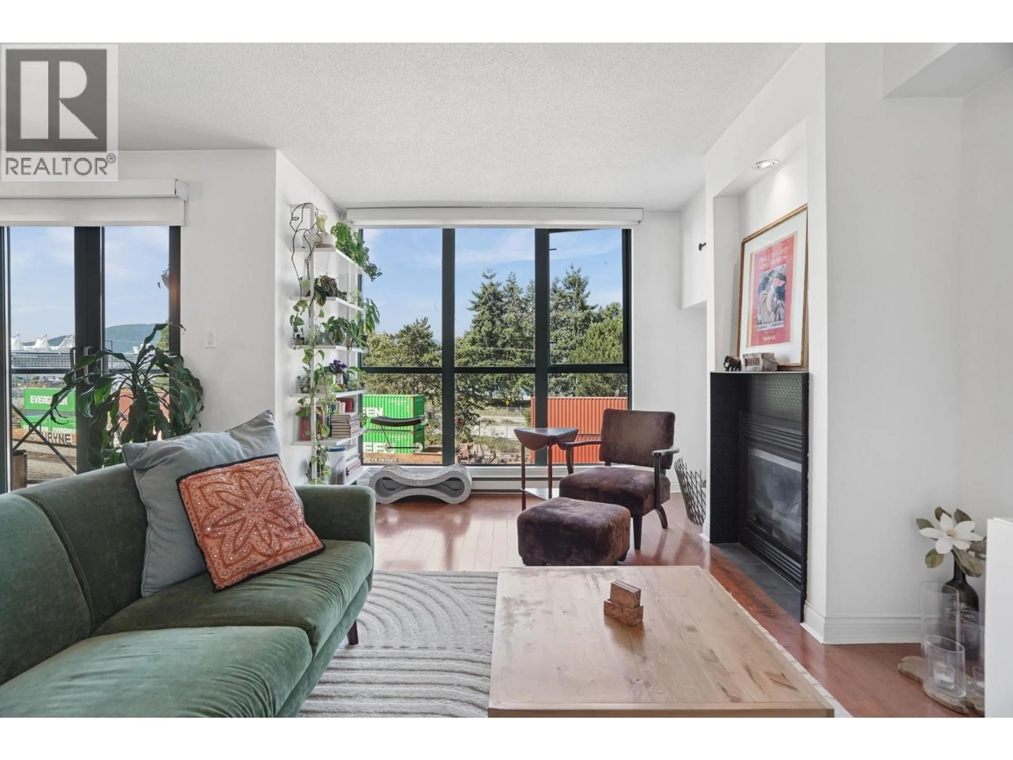 Living room with furniture, unknown for 306 - 55 ALEXANDER STREET, Vancouver British Columbia V6A1B2