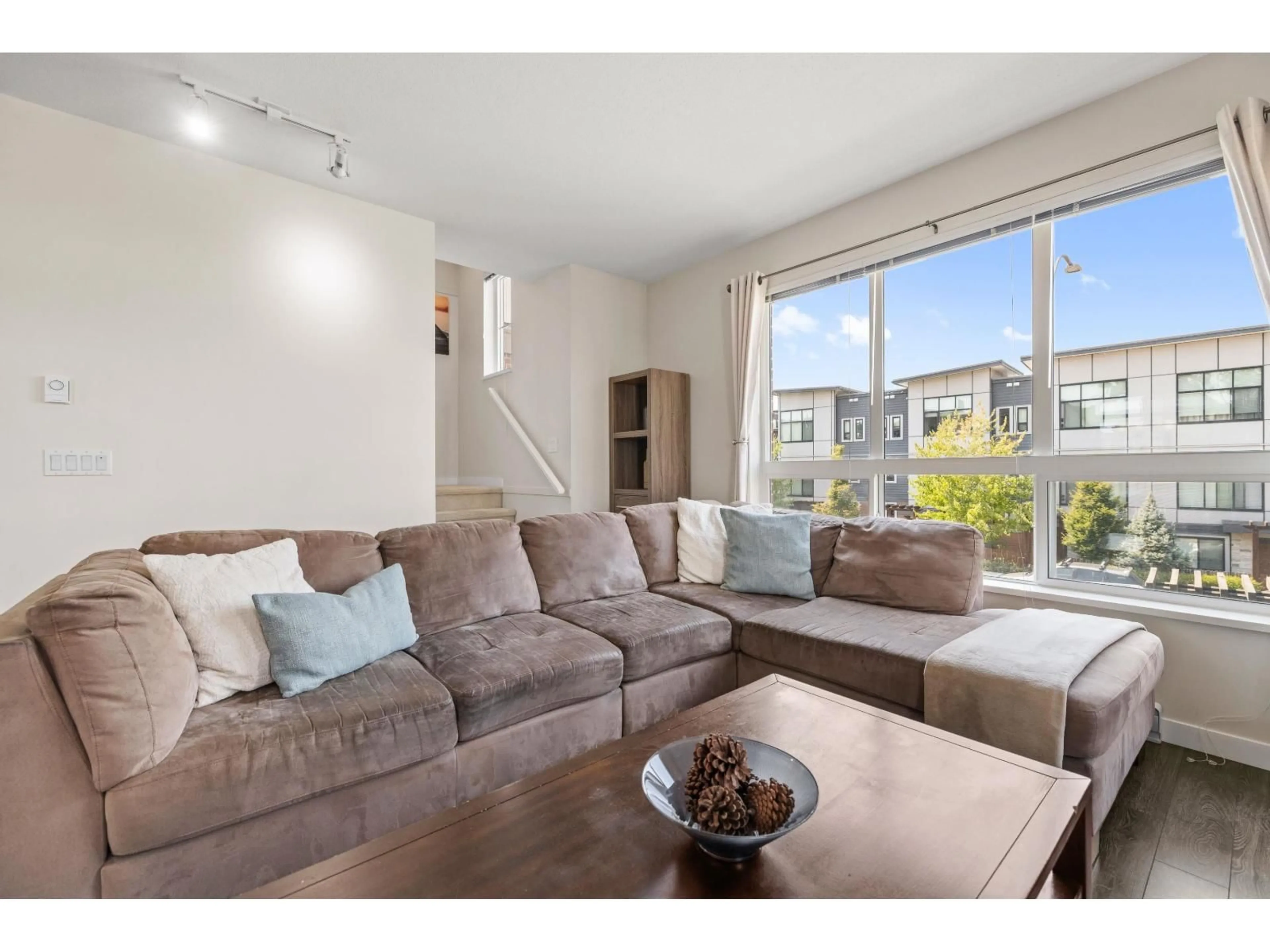 Living room with furniture, unknown for 1 - 7848 209 STREET, Langley British Columbia V2Y0M4