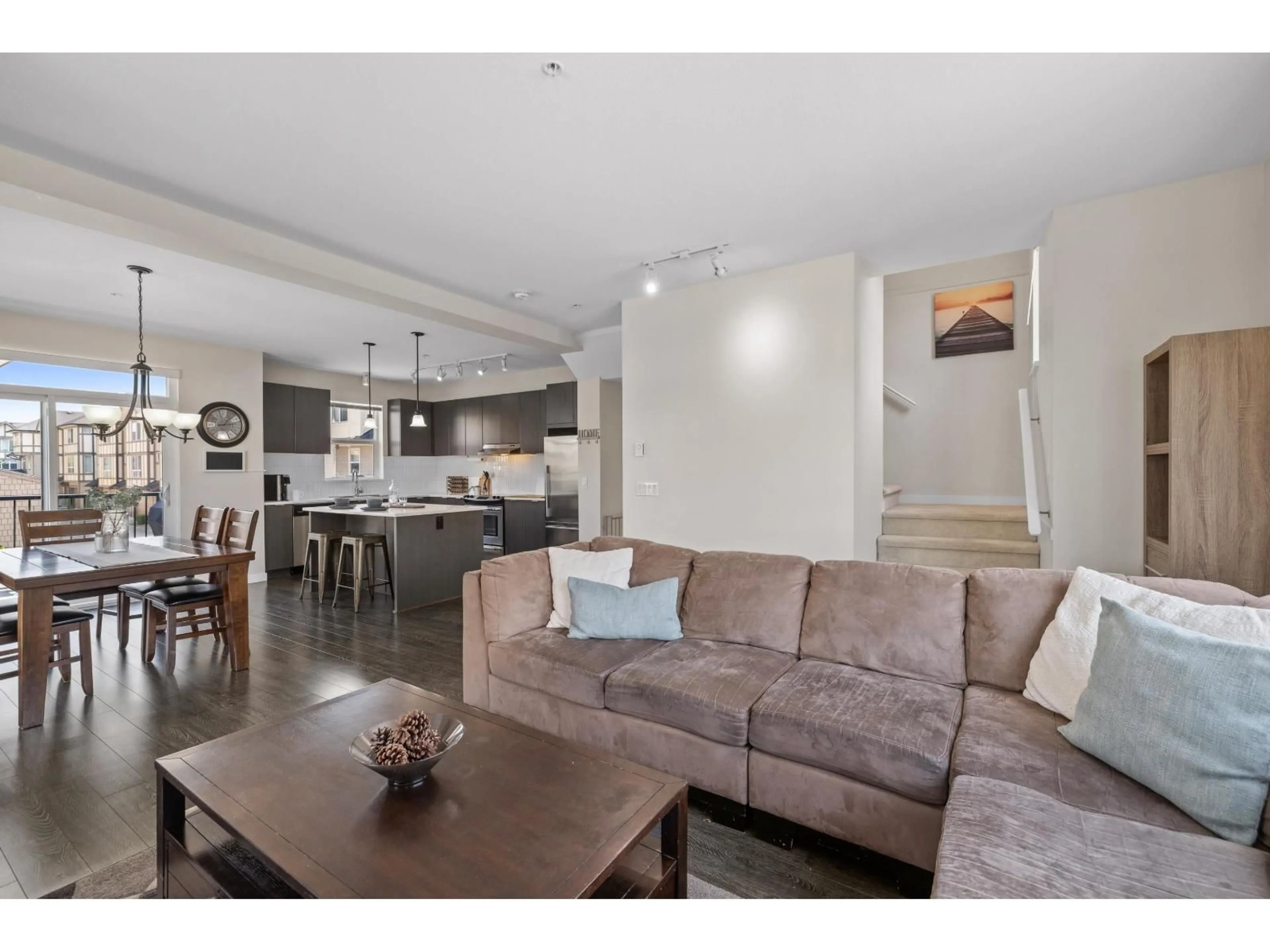 Living room with furniture, unknown for 1 - 7848 209 STREET, Langley British Columbia V2Y0M4