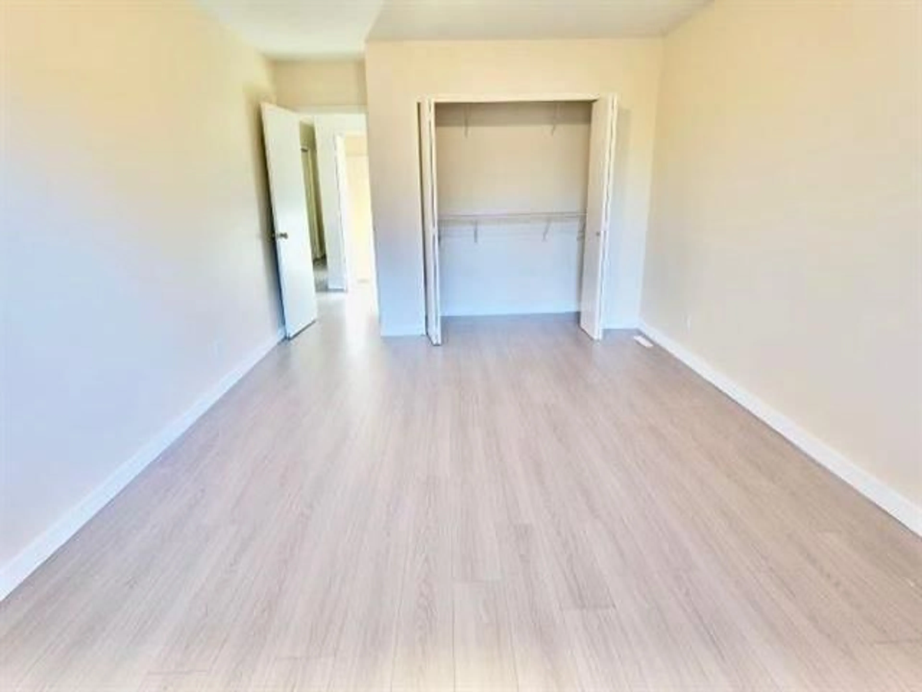 A pic of a room for 15622 THRIFT AVENUE, White Rock British Columbia V4B2M2