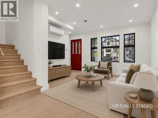 2566 2ND AVENUE, Vancouver 4