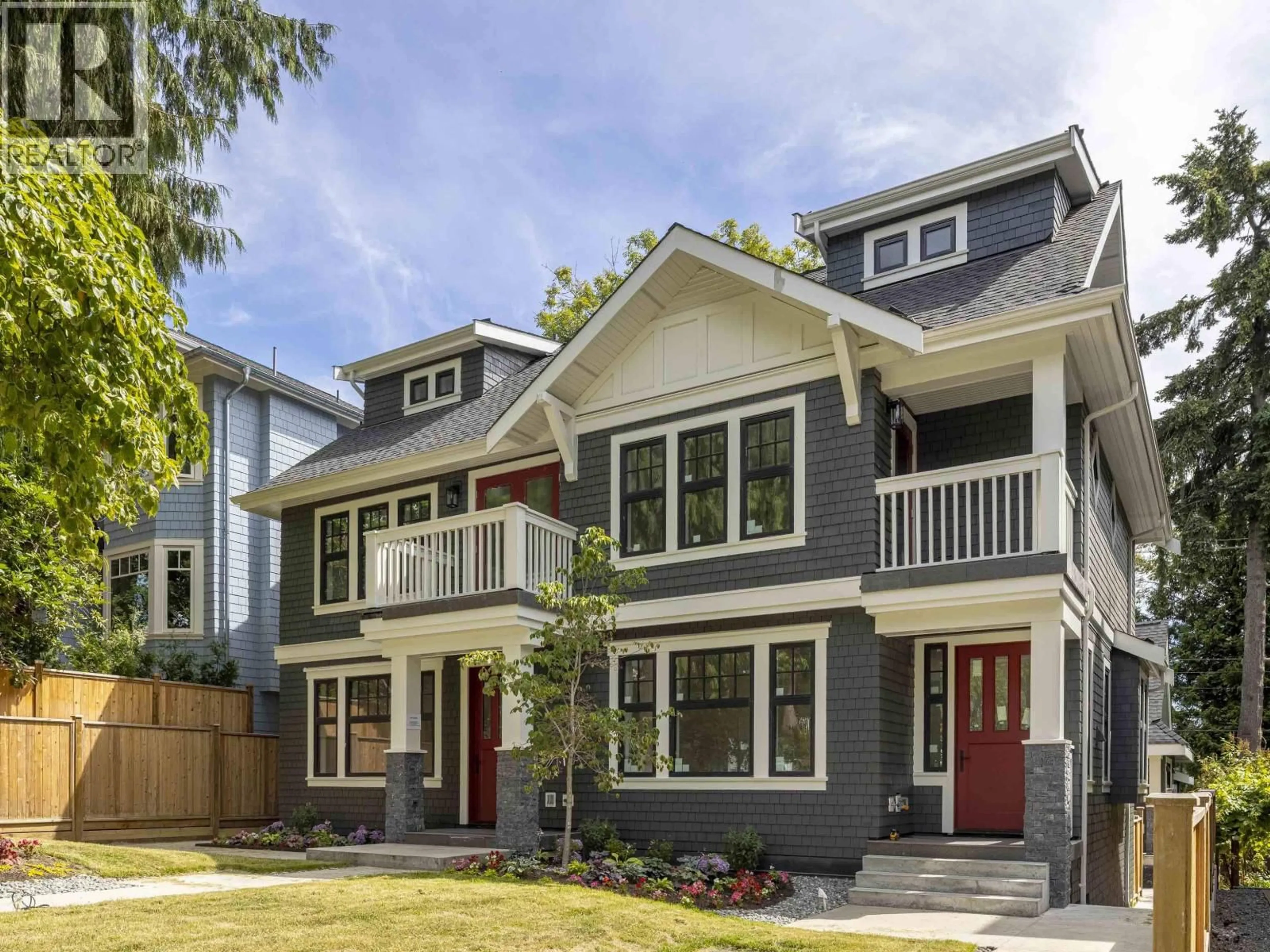 Home with vinyl exterior material, street for 2568 2ND AVENUE, Vancouver British Columbia V6K1J8