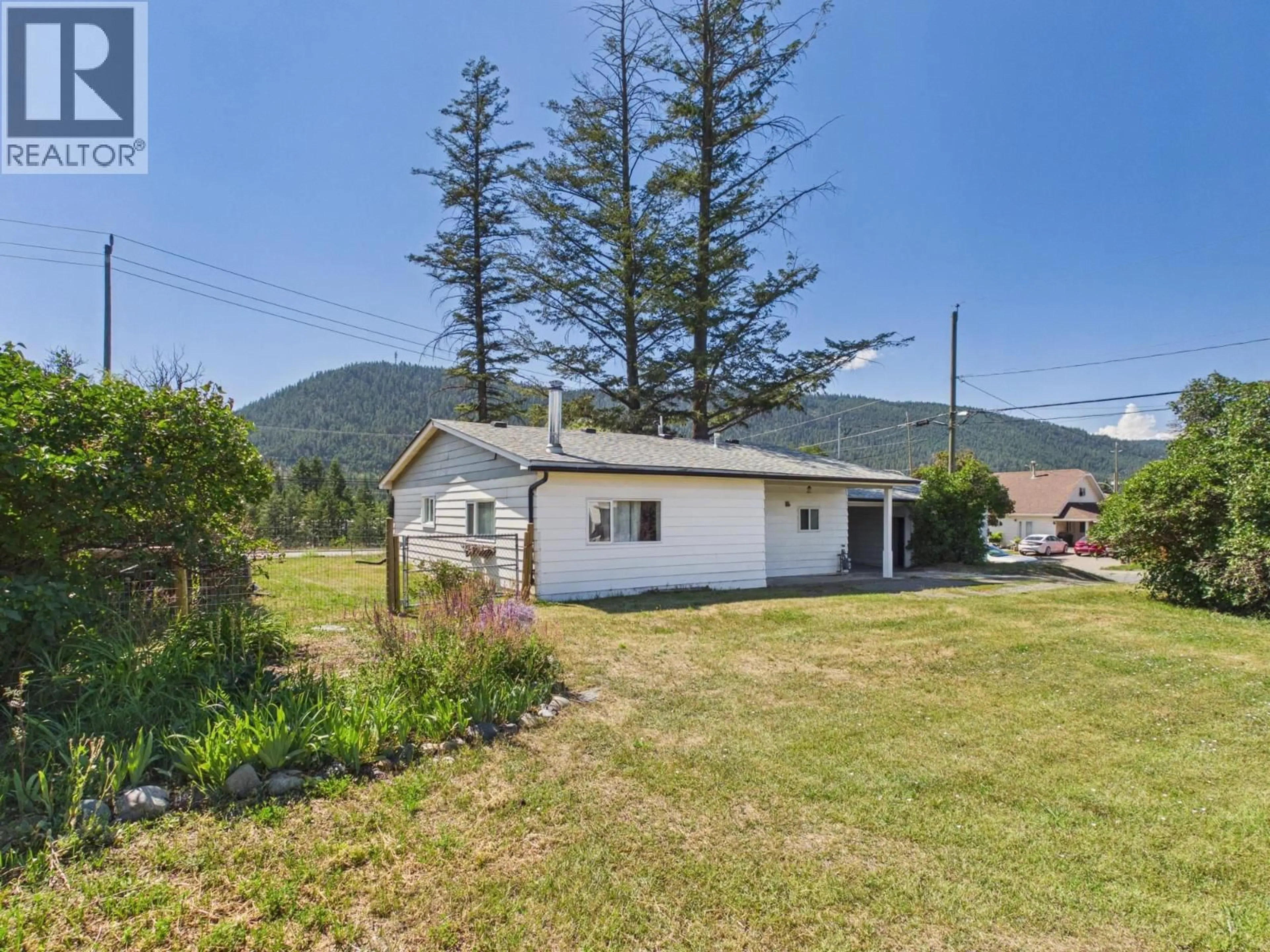 A pic from outside/outdoor area/front of a property/back of a property/a pic from drone, mountain view for 2020 MACKENZIE AVENUE, Williams Lake British Columbia V2G1P3