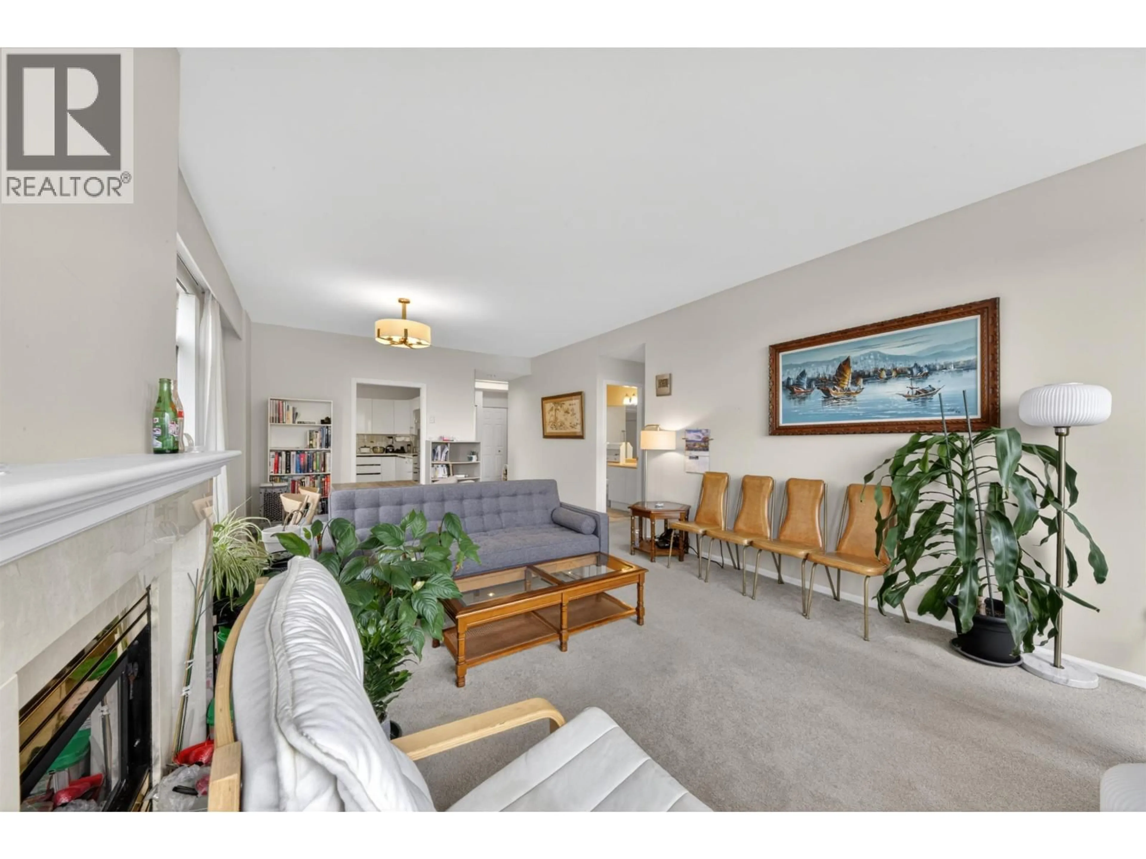 Living room with furniture, unknown for 602 - 6521 BONSOR AVENUE, Burnaby British Columbia V5H4N3