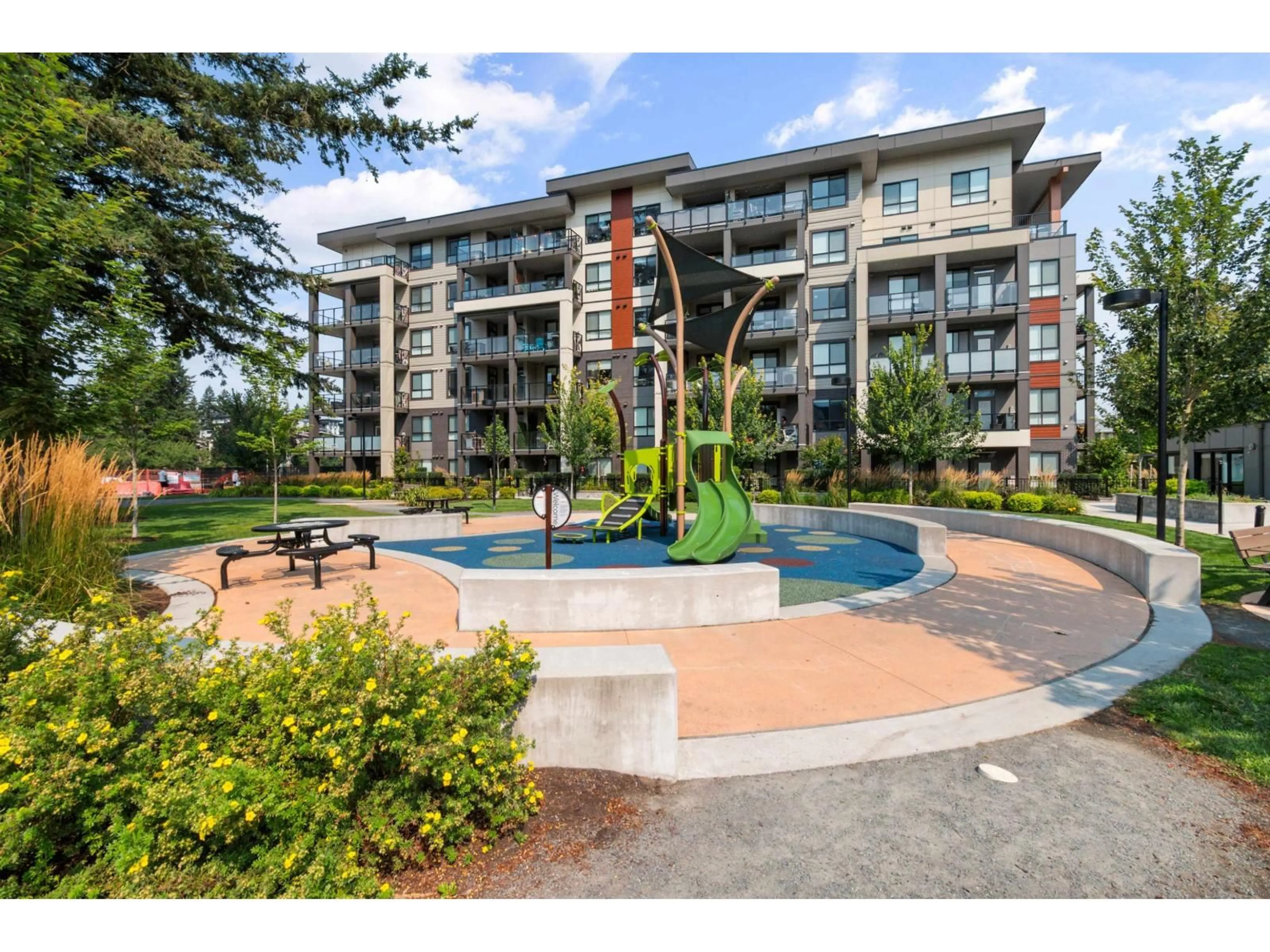 Patio, water/lake/river/ocean view for 604 - 45505 CAMPUS DRIVE, Chilliwack British Columbia V2R6L2