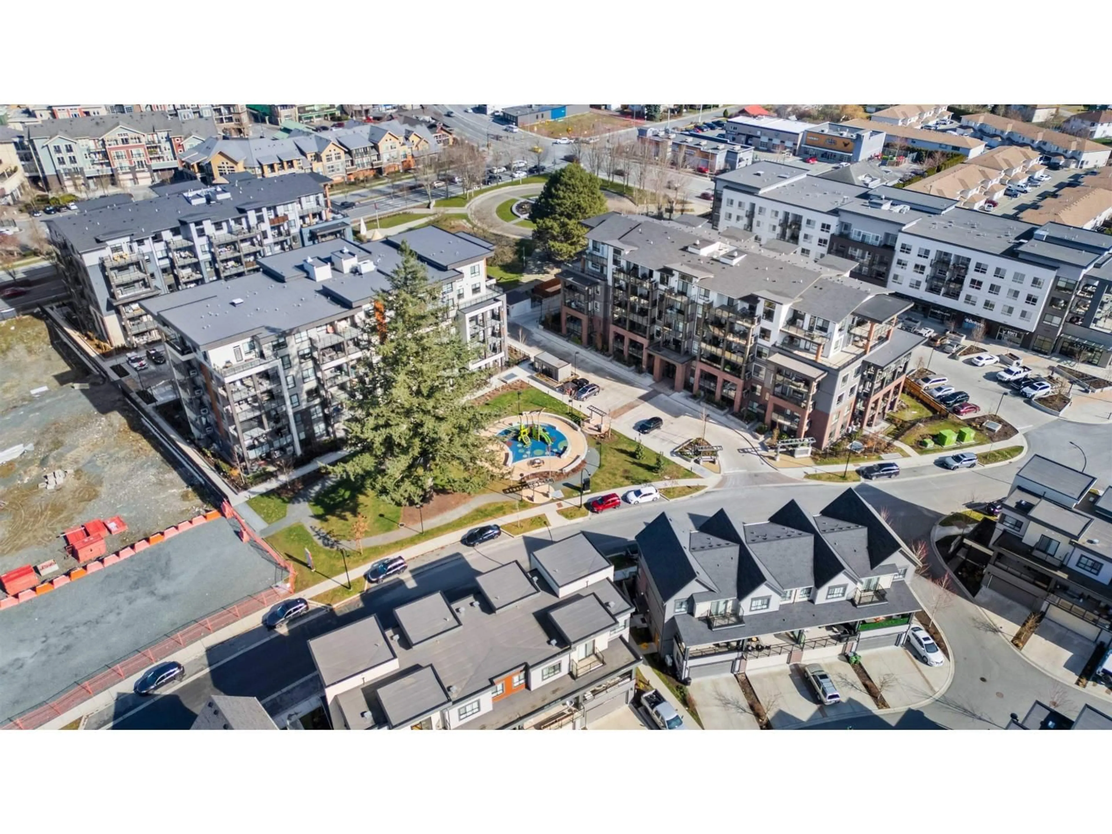 A pic from outside/outdoor area/front of a property/back of a property/a pic from drone, city buildings view from balcony for 604 - 45505 CAMPUS DRIVE, Chilliwack British Columbia V2R6L2