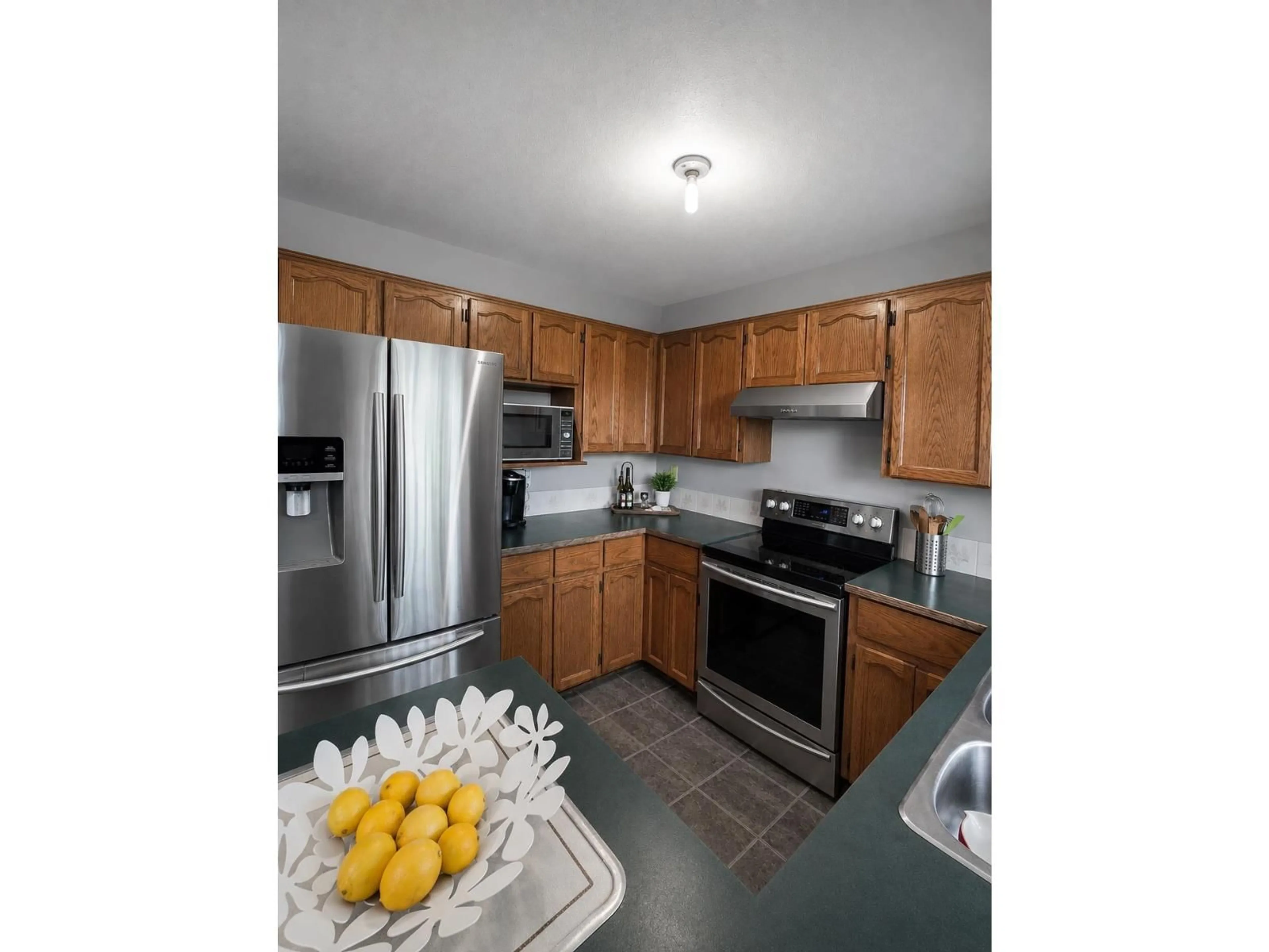 Standard kitchen, unknown for 14950 86A AVENUE, Surrey British Columbia V3S7E8