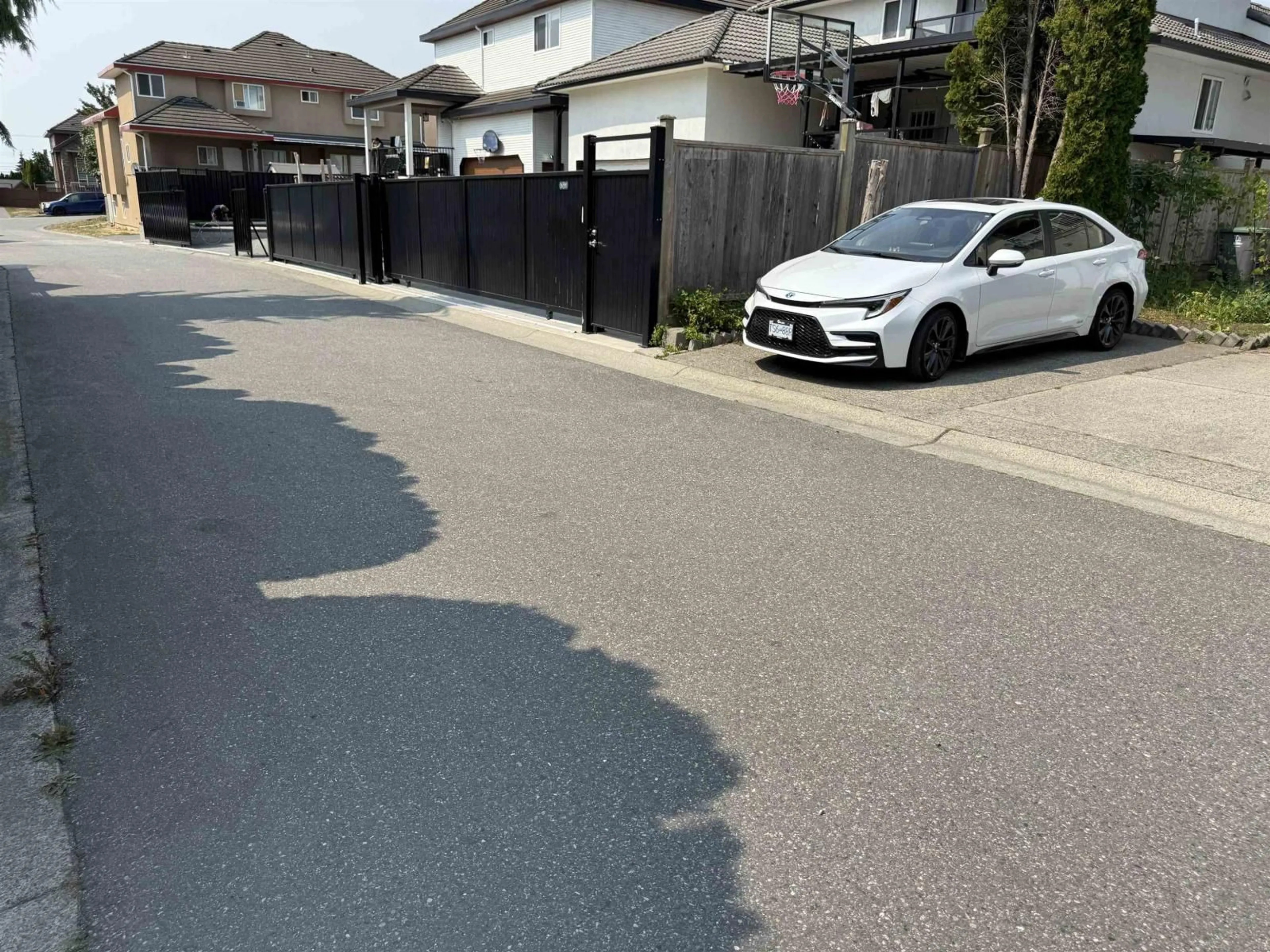 Parking for 15290 84 AVENUE, Surrey British Columbia V3S2N1