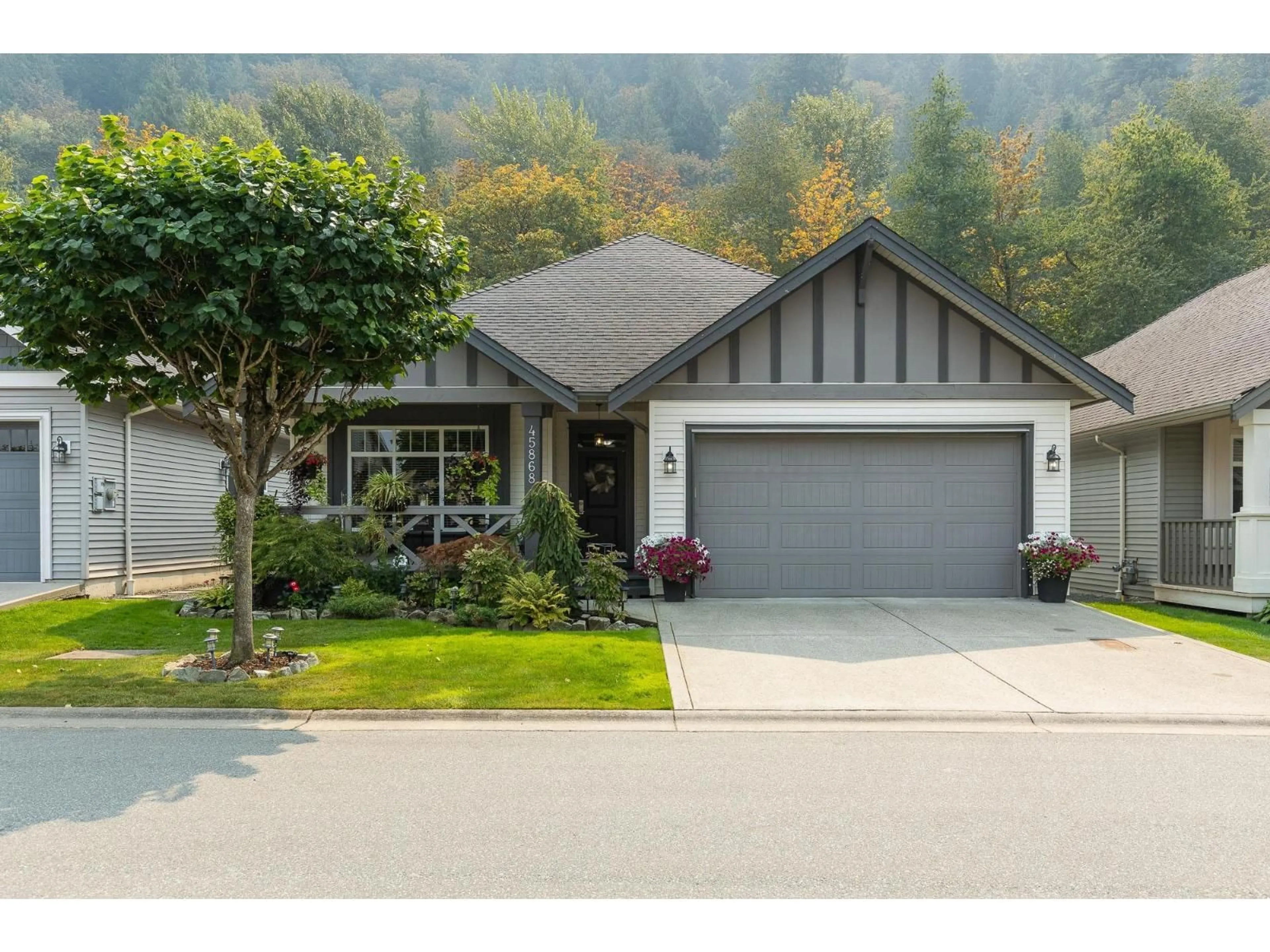 Home with vinyl exterior material, unknown for 45868 FOXRIDGE CRESCENT, Chilliwack British Columbia V2R0P7
