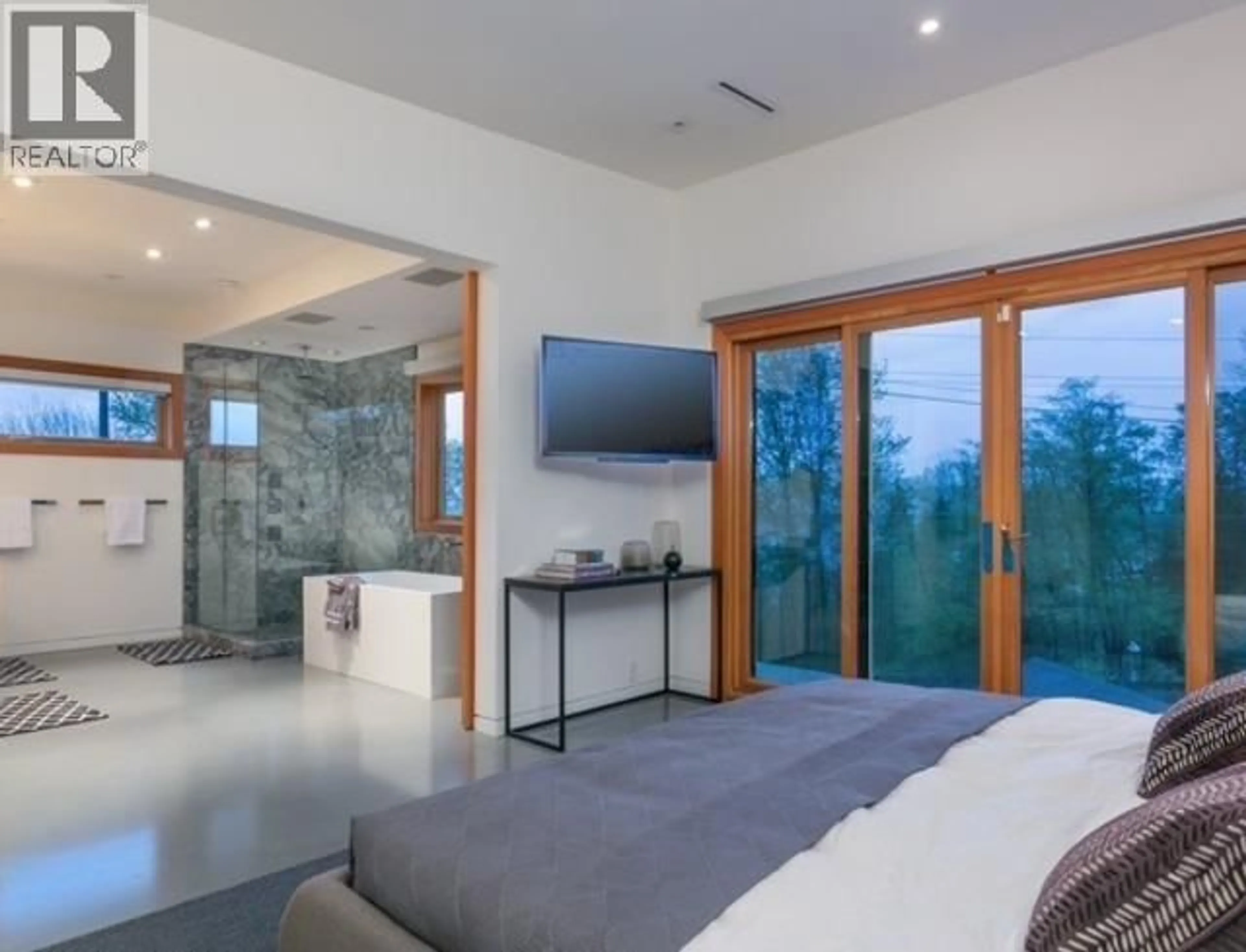A pic of a room for 7317 BARNET ROAD, Burnaby British Columbia V5A1E5