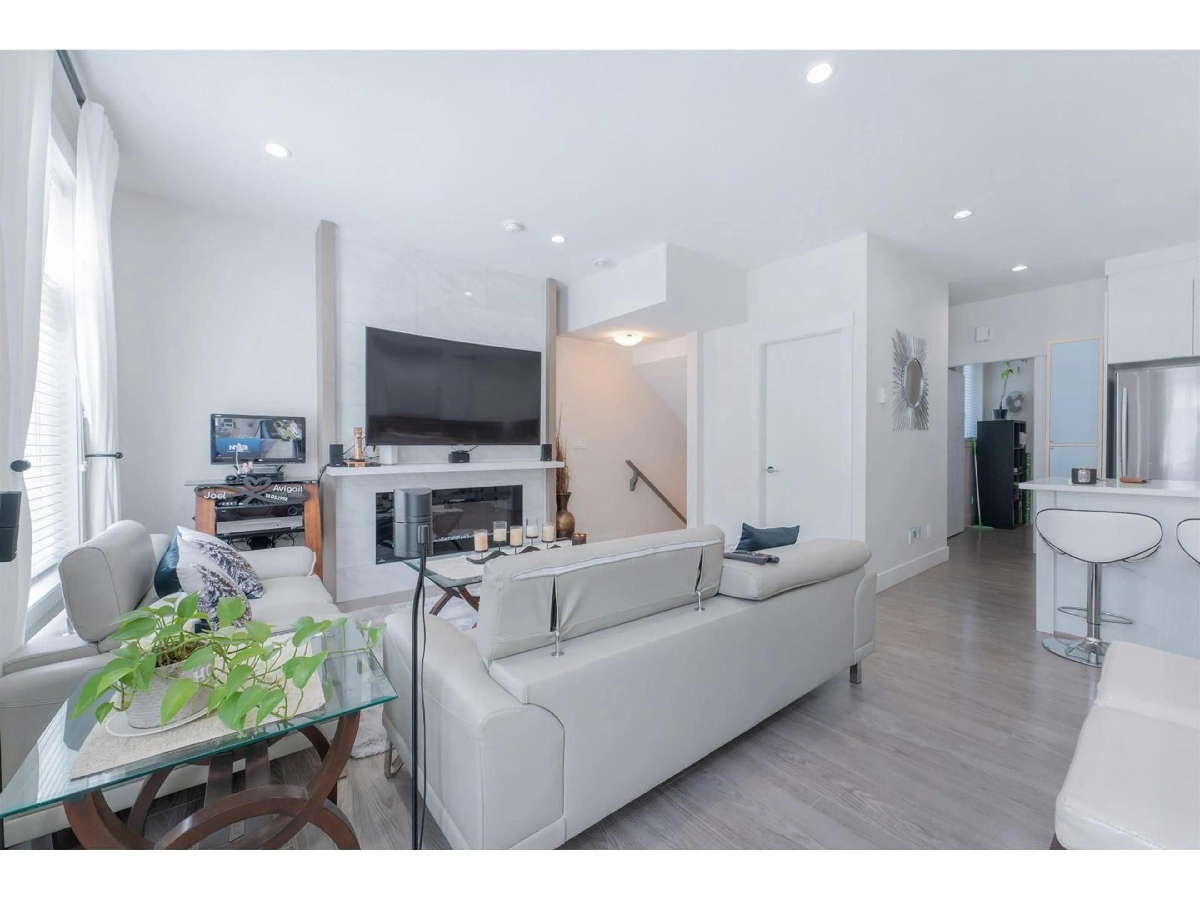 Unknown for 2 - 11267 133 STREET, Surrey British Columbia V3R0E3
