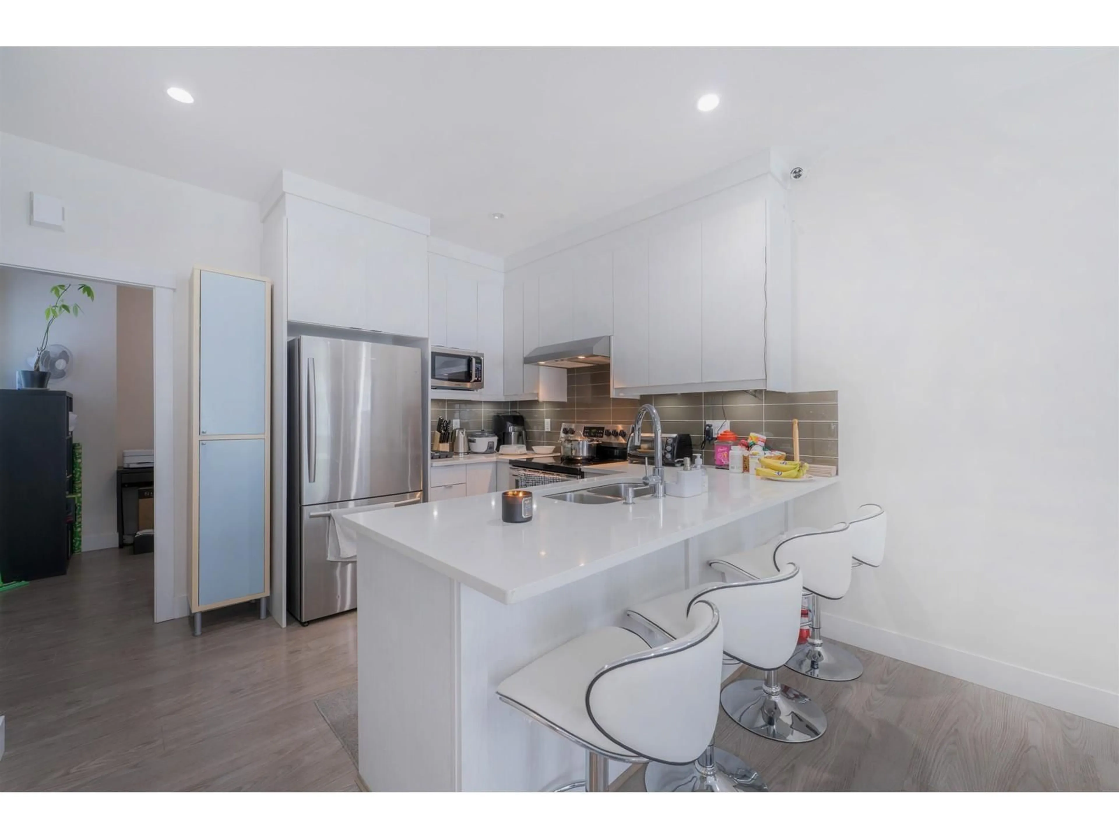 Open concept kitchen, unknown for 2 - 11267 133 STREET, Surrey British Columbia V3R0E3