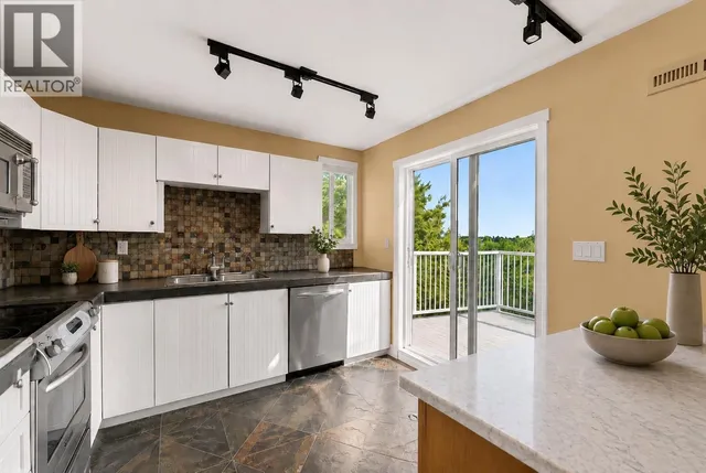 401 - 12639 NO. 2 ROAD, Richmond 5