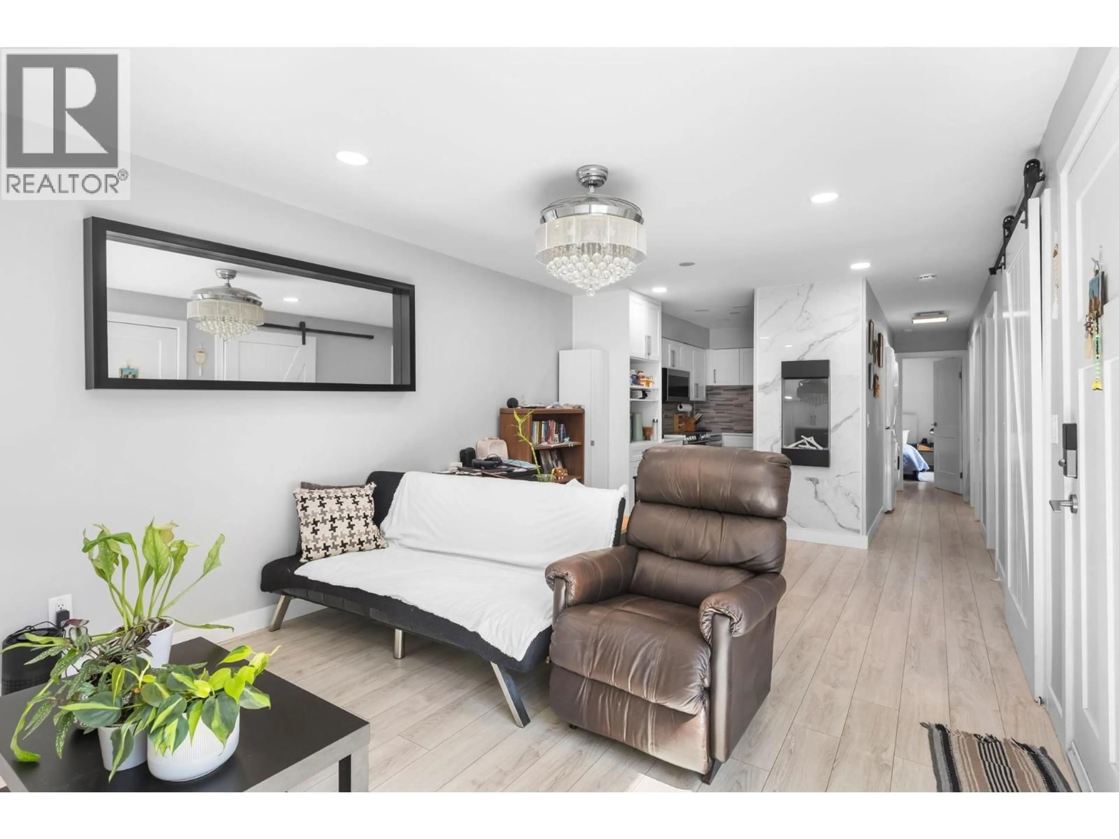 Living room with furniture, unknown for 2 - 302 HIGHLAND WAY, Port Moody British Columbia V3H3V7