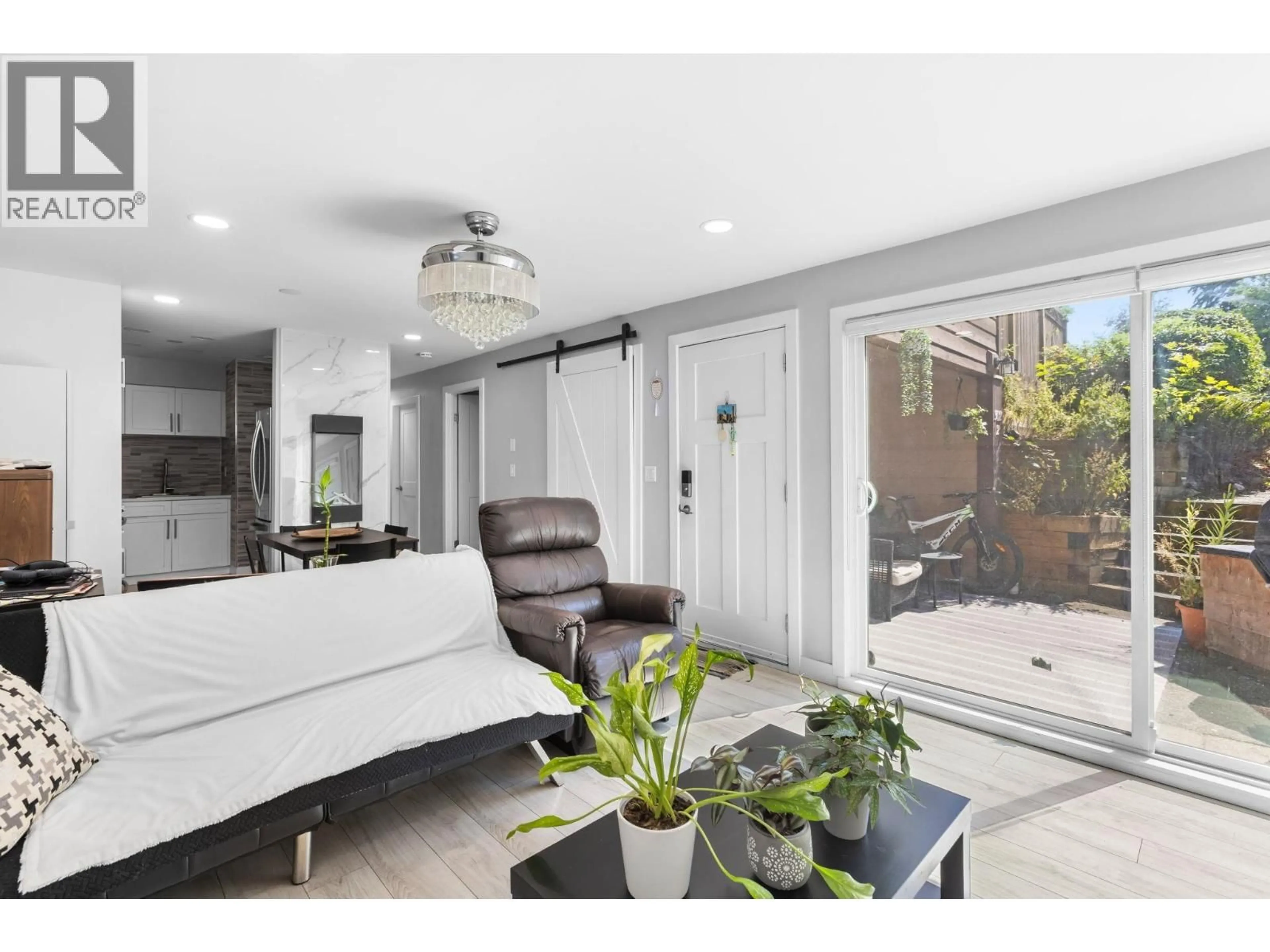 Unknown for 2 - 302 HIGHLAND WAY, Port Moody British Columbia V3H3V7