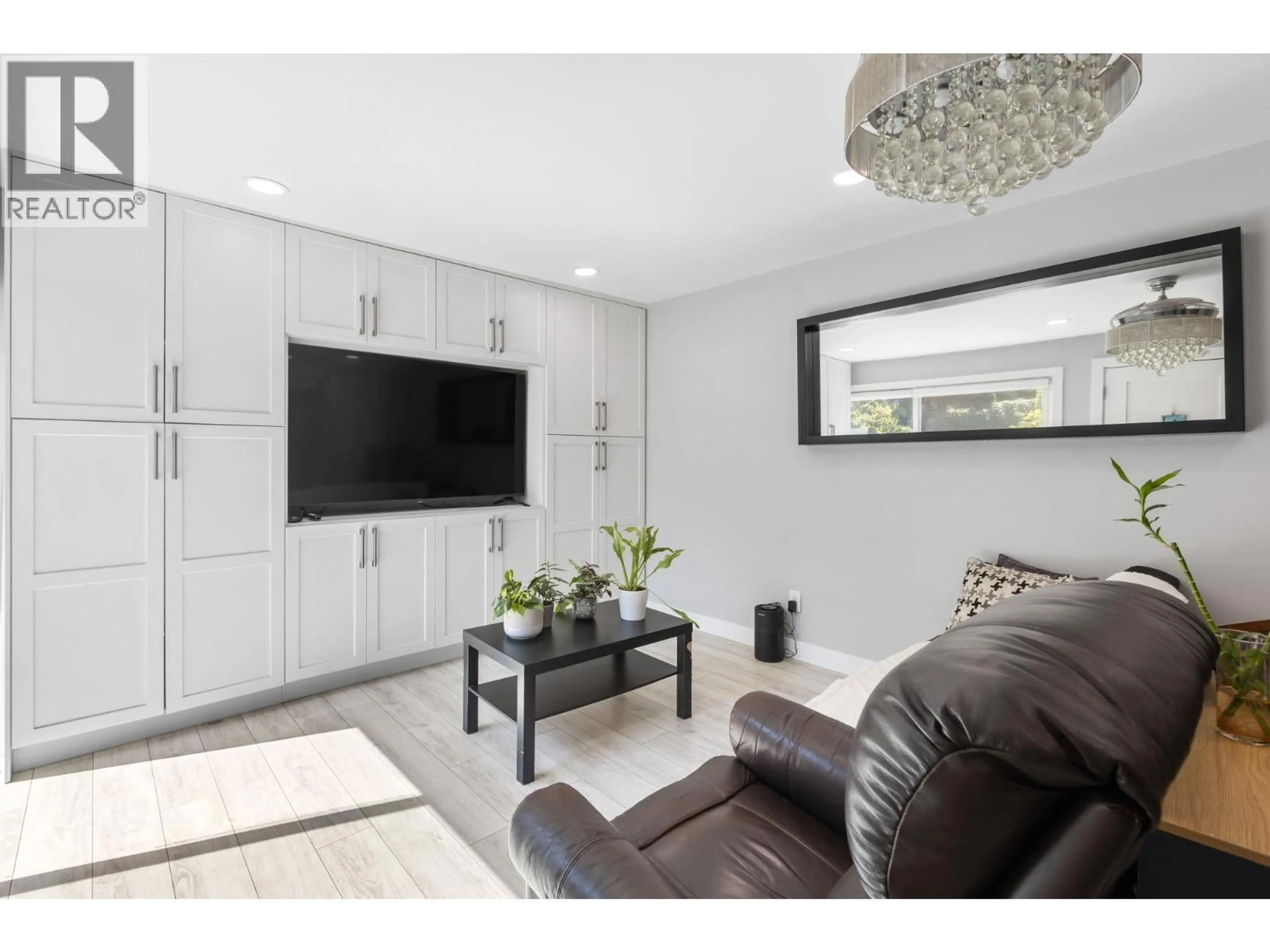 Home theater for 2 - 302 HIGHLAND WAY, Port Moody British Columbia V3H3V7