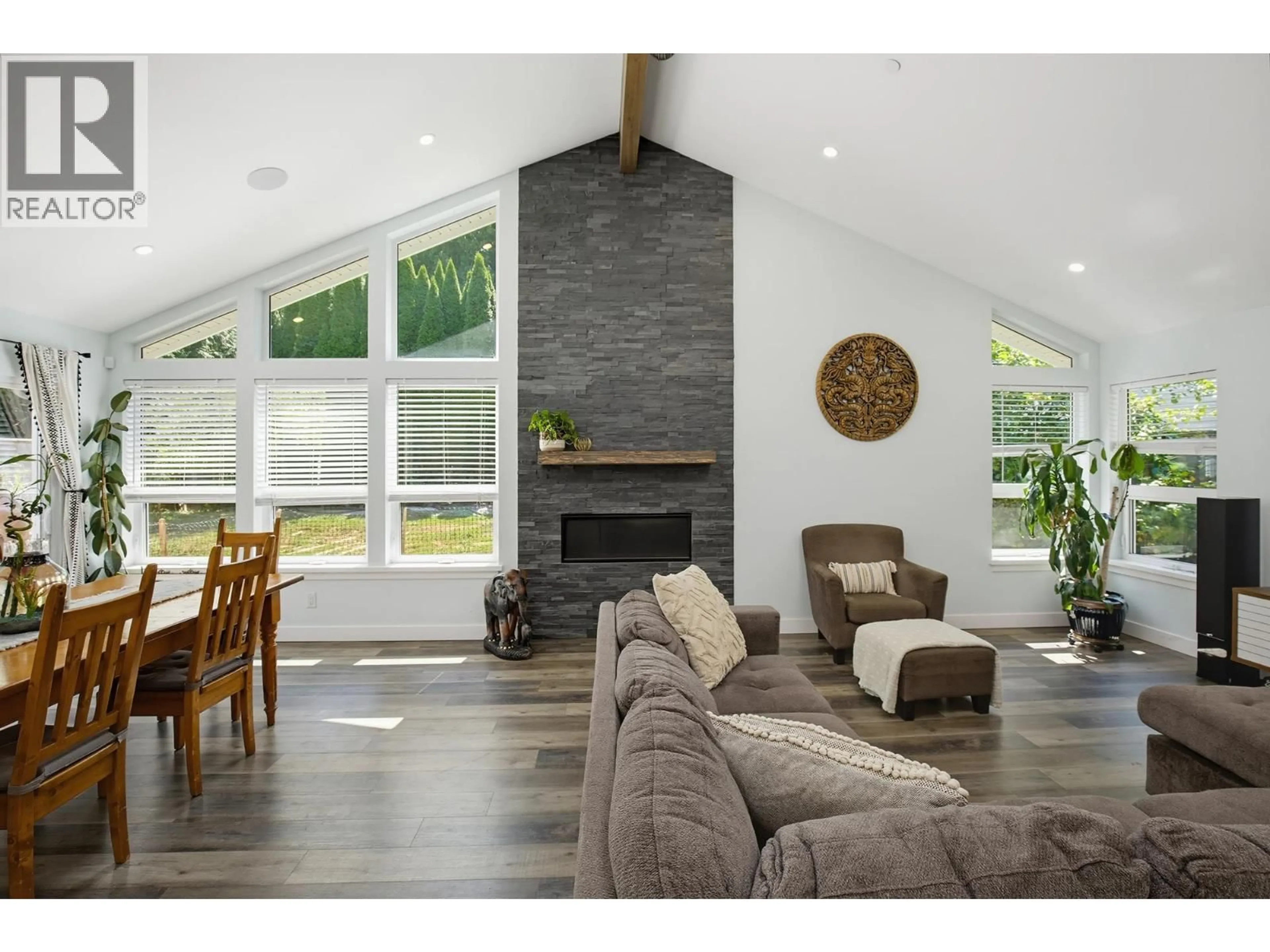 Living room with furniture, wood/laminate floor for 20902 WICKLUND AVENUE, Maple Ridge British Columbia V2X8M5