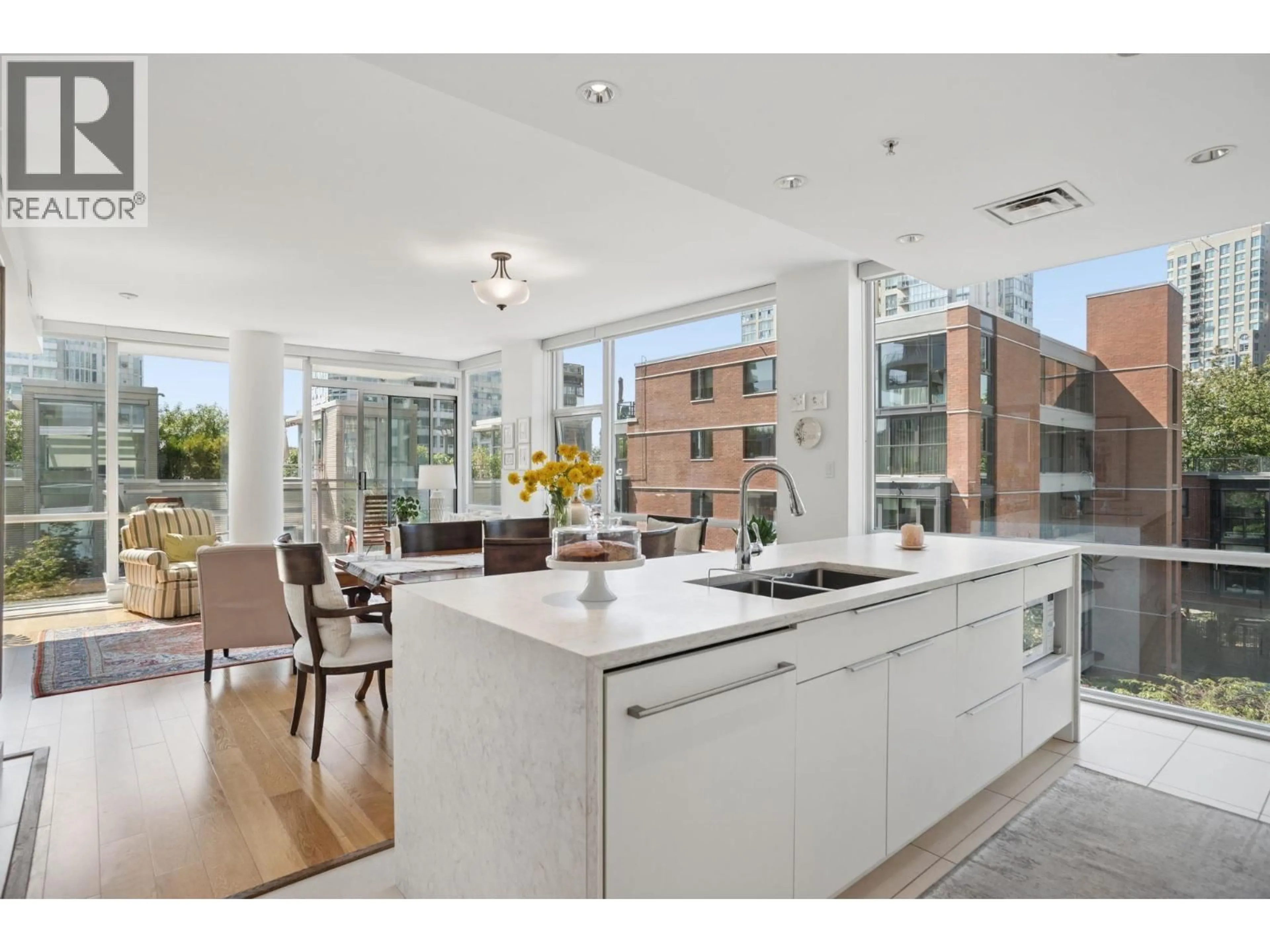 Open concept kitchen, unknown for 405 - 1455 HOWE STREET, Vancouver British Columbia V6Z1C2