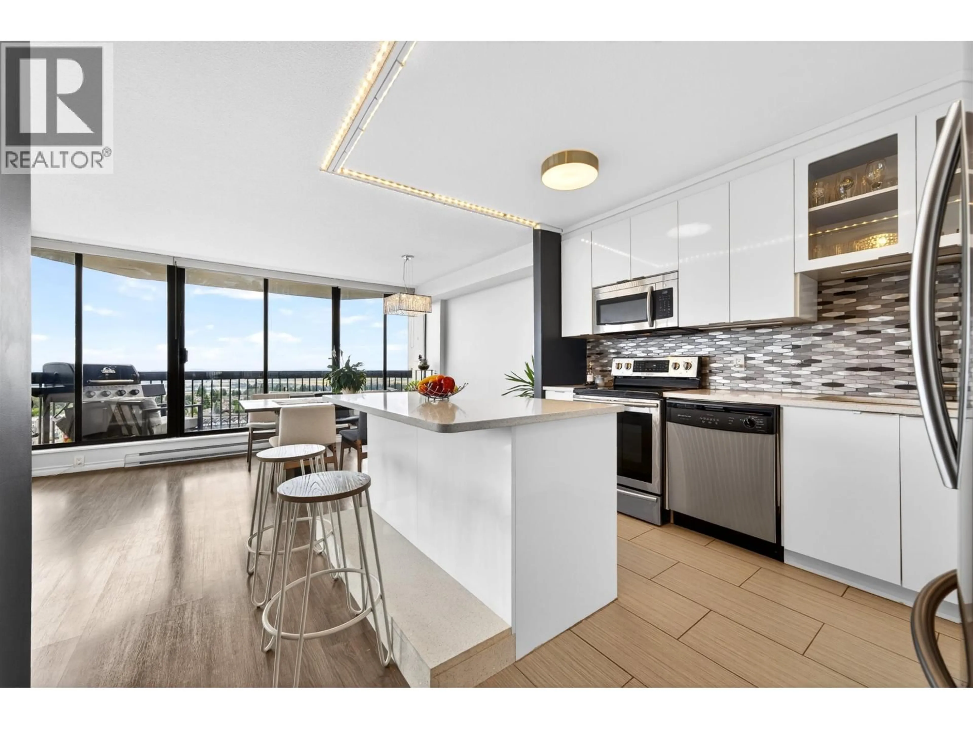 Open concept kitchen, ceramic/tile floor for 1903 - 6540 BURLINGTON AVENUE, Burnaby British Columbia V5H4G3